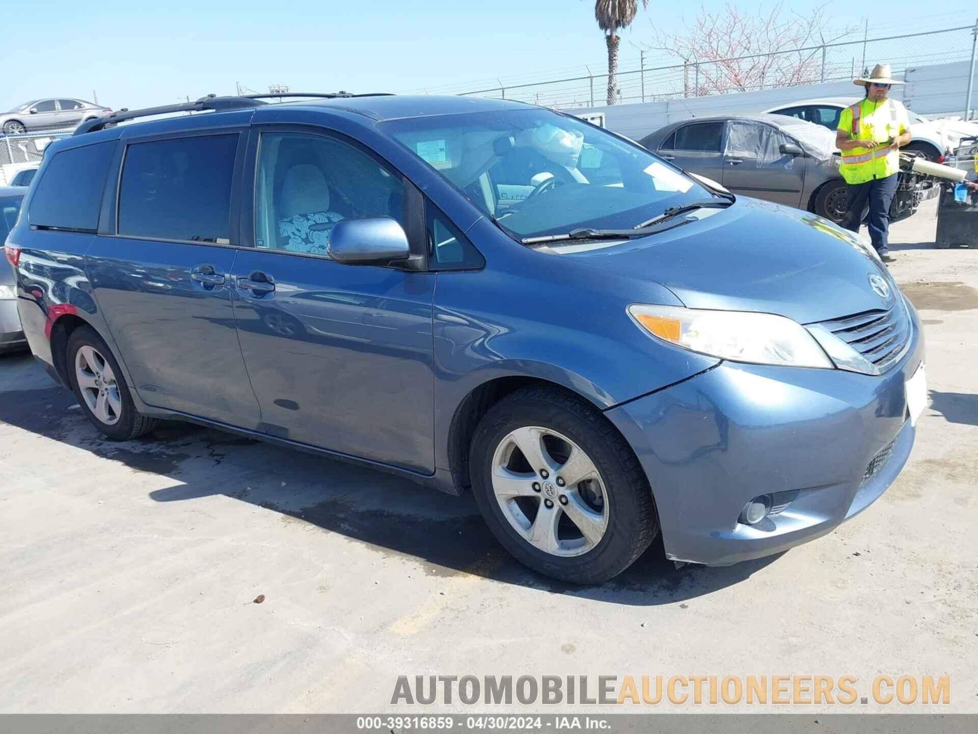 5TDKK3DC6FS675415 TOYOTA SIENNA 2015