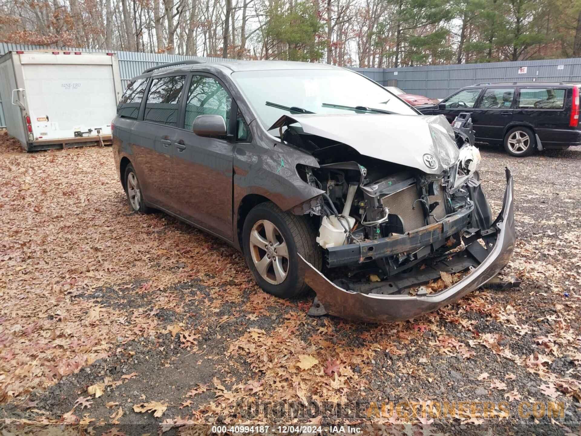 5TDKK3DC7BS072550 TOYOTA SIENNA 2011