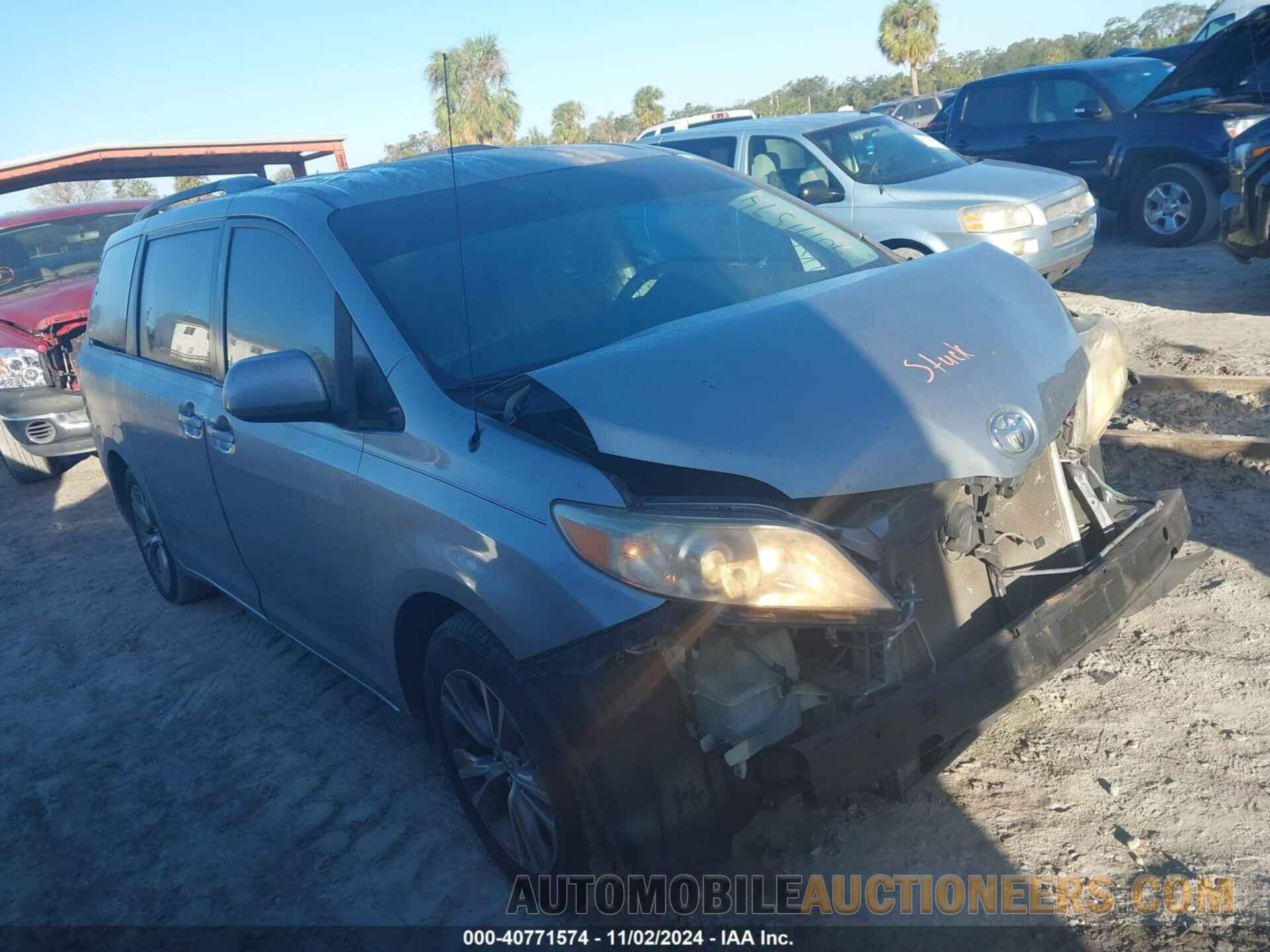 5TDKK3DC7BS137669 TOYOTA SIENNA 2011