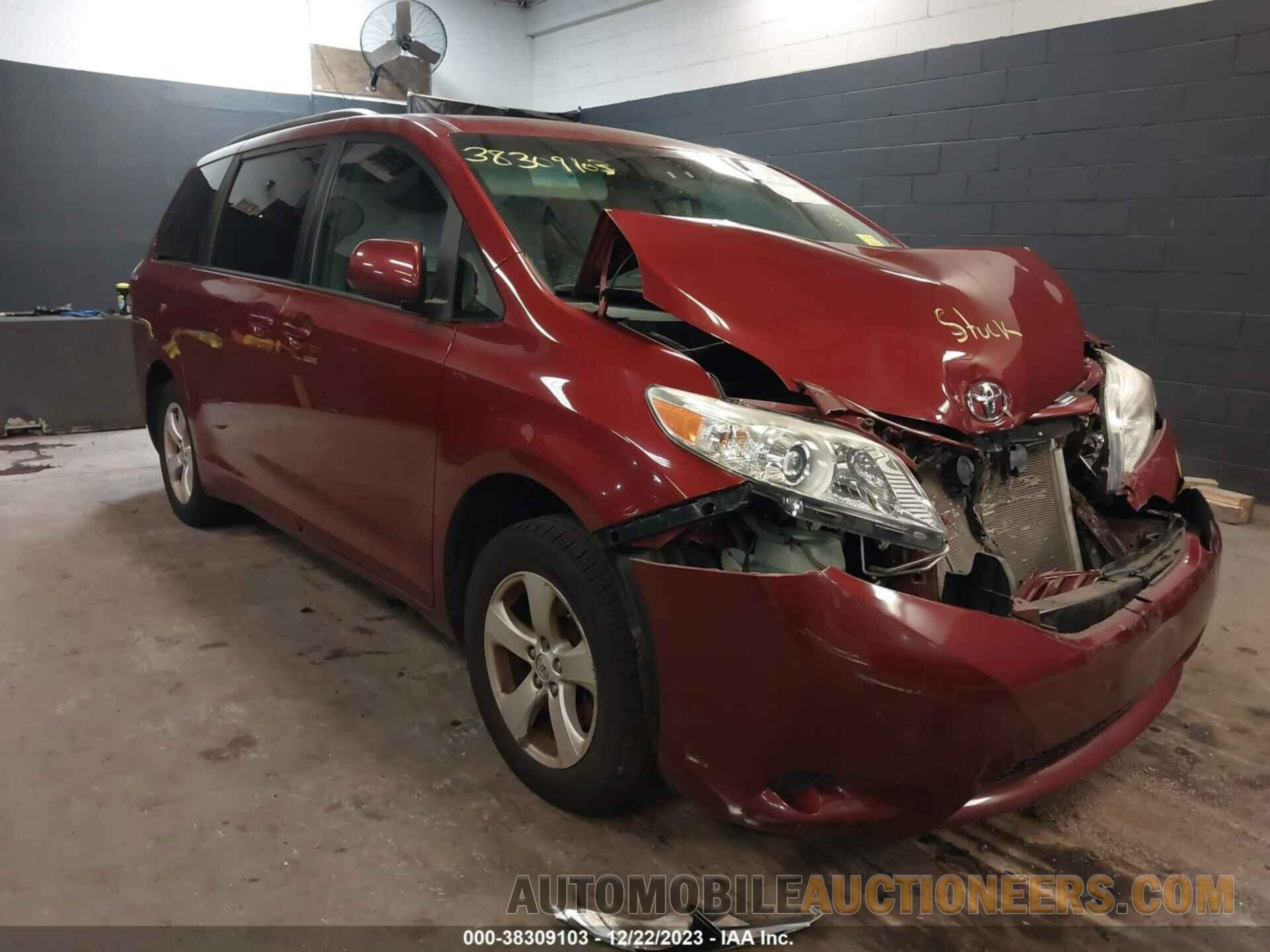 5TDKK3DC7FS534532 TOYOTA SIENNA 2015