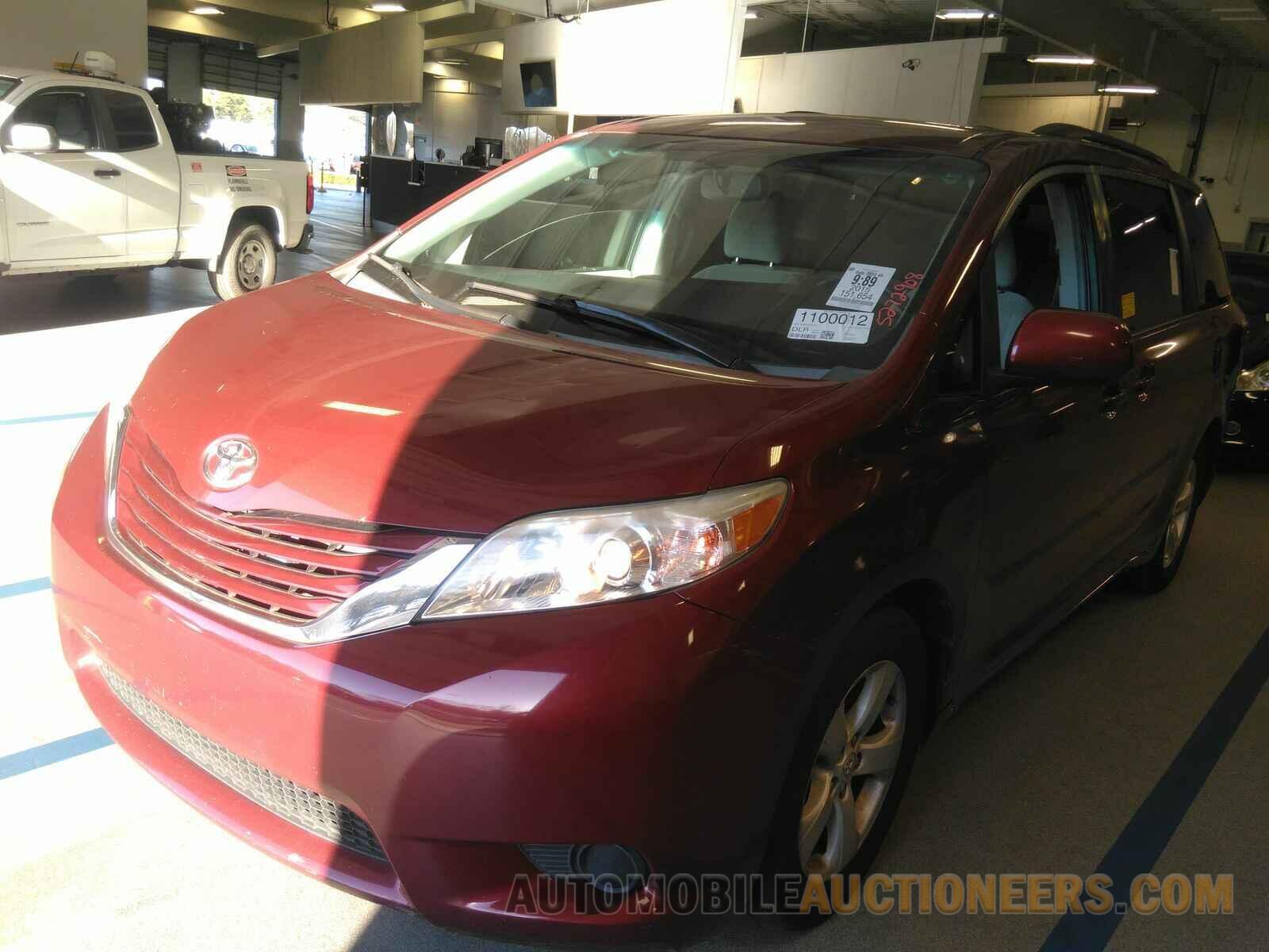 5TDKK3DC7FS578854 Toyota Sienna 2015