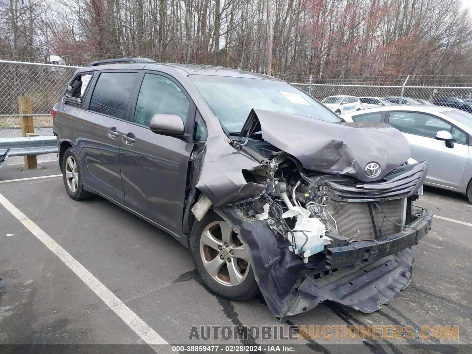 5TDKK3DC7FS612551 TOYOTA SIENNA 2015