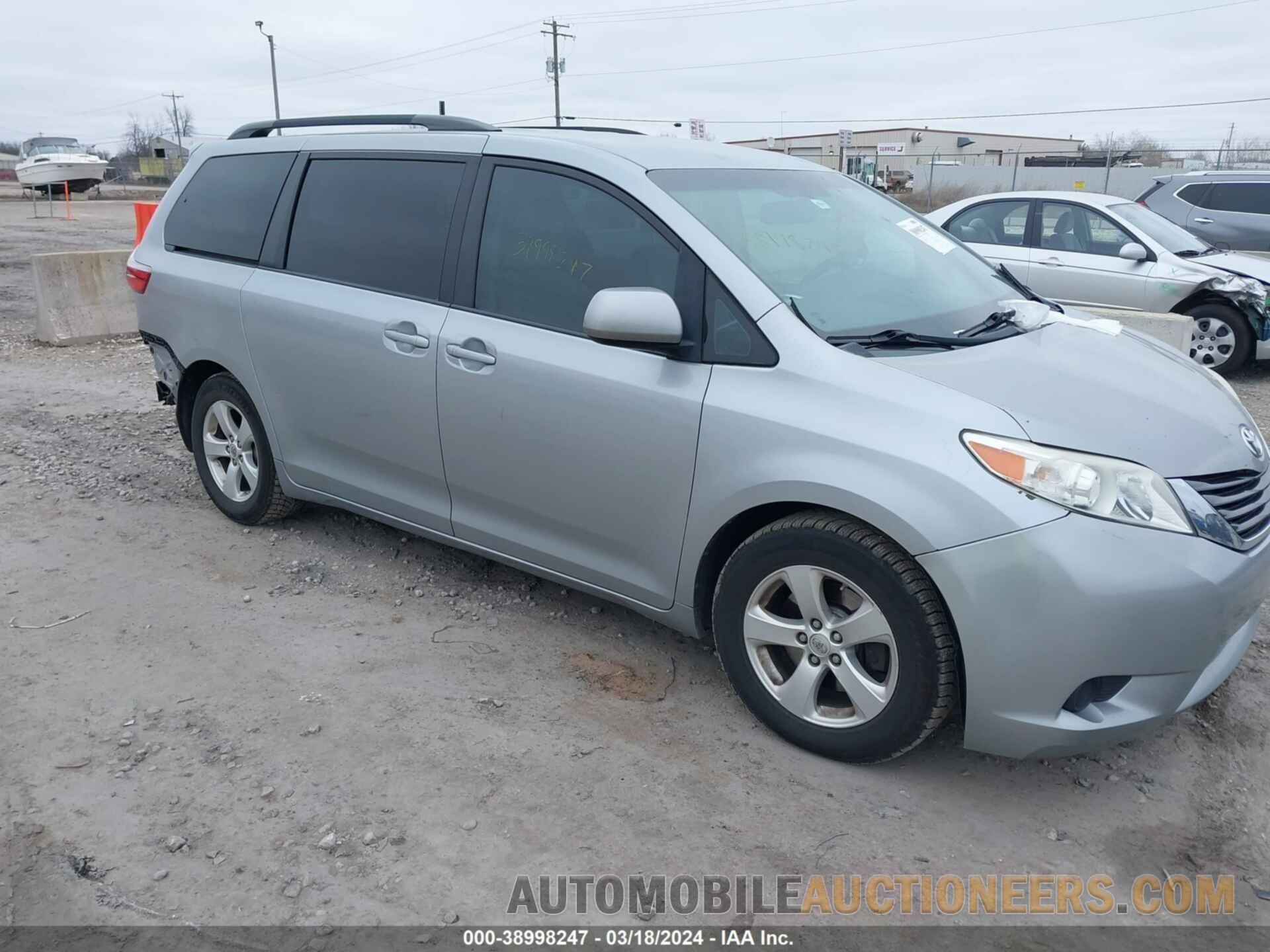 5TDKK3DC7FS641810 TOYOTA SIENNA 2015