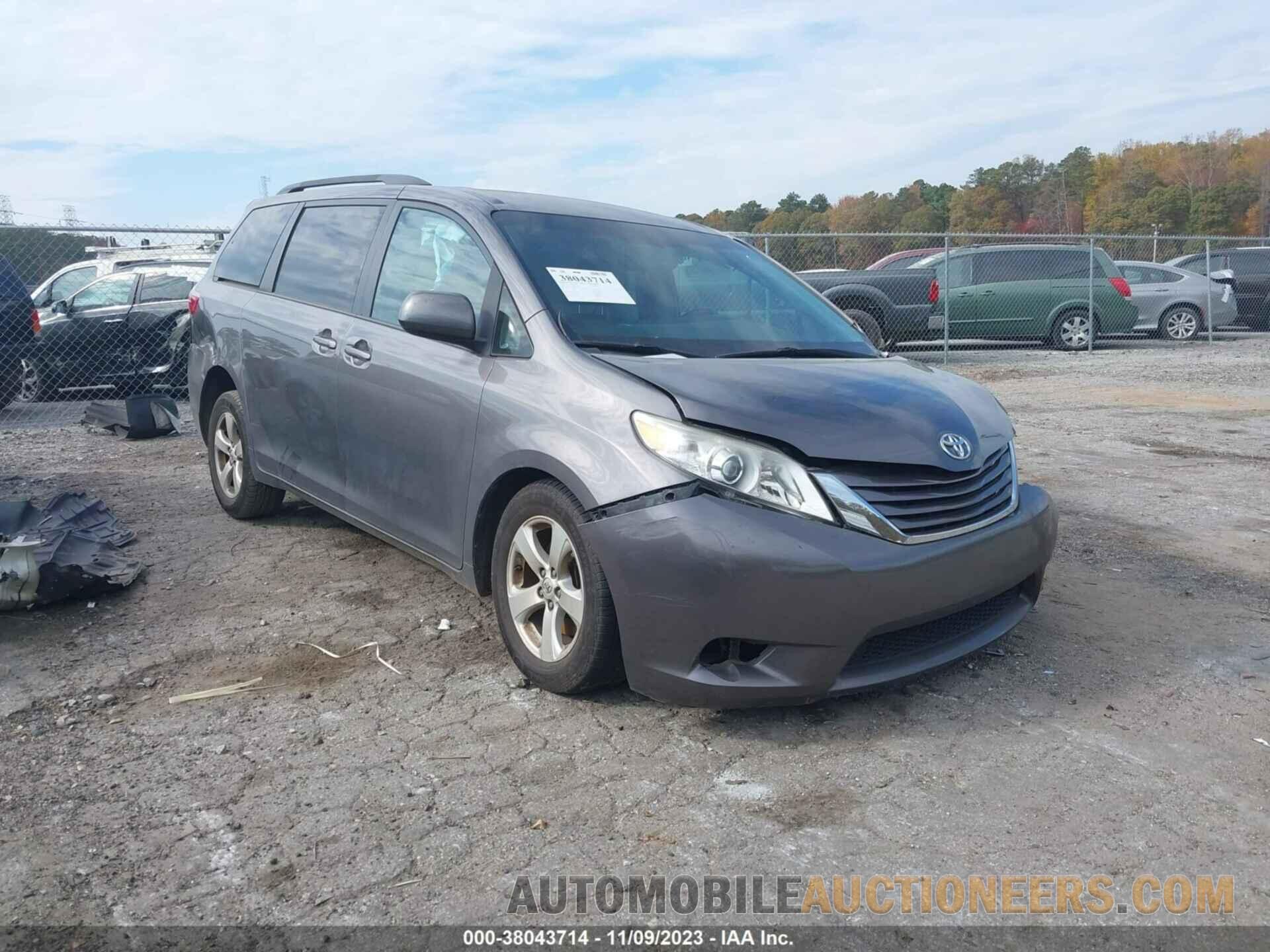 5TDKK3DC7FS649034 TOYOTA SIENNA 2015