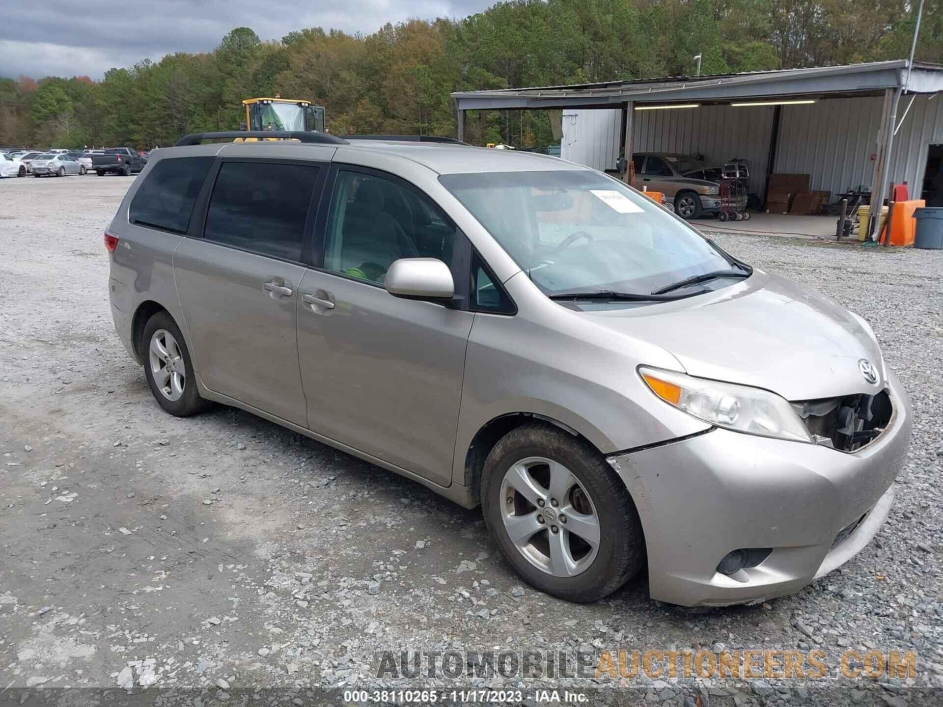 5TDKK3DC7FS649759 TOYOTA SIENNA 2015