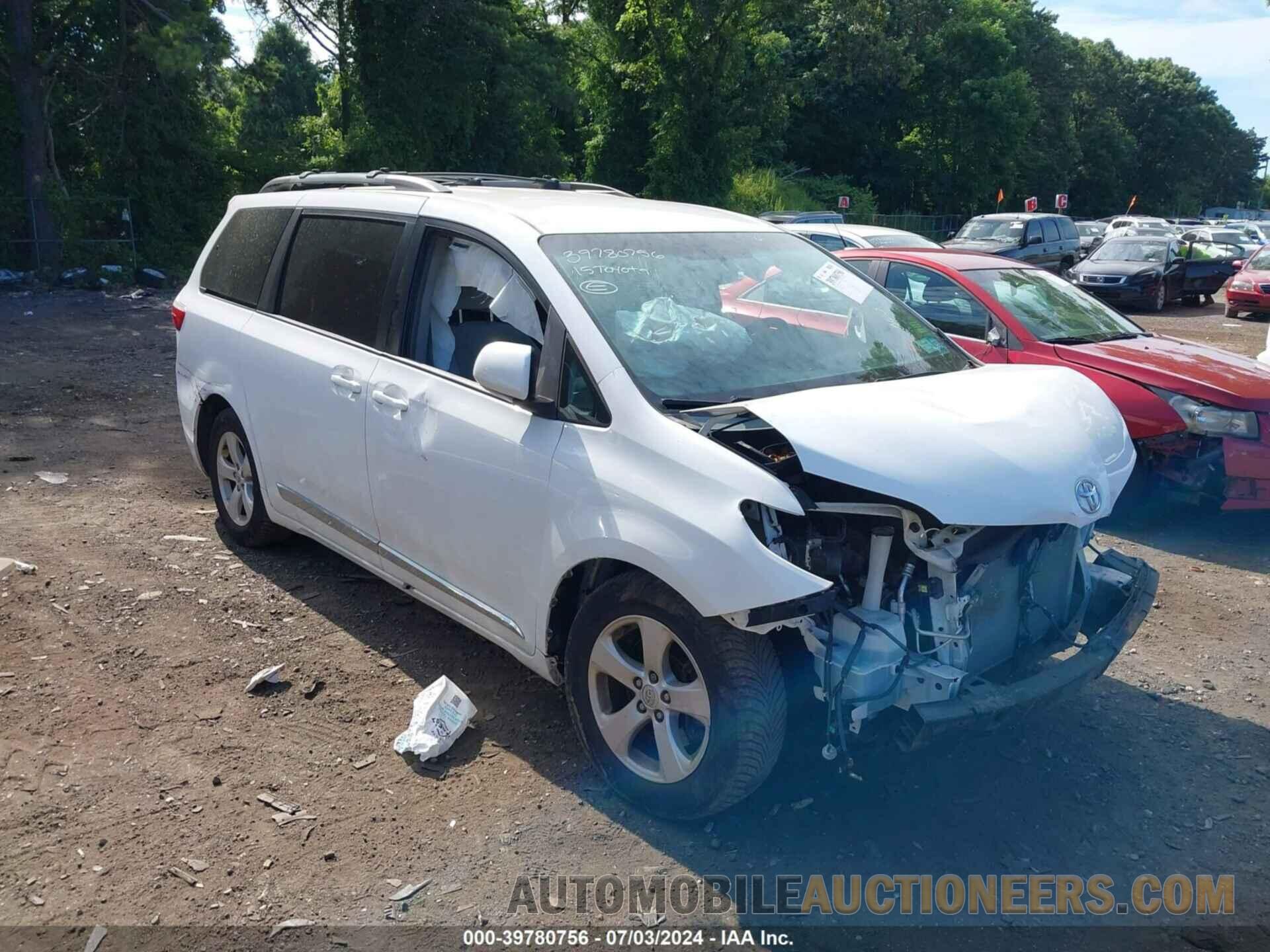 5TDKK3DC8FS533888 TOYOTA SIENNA 2015