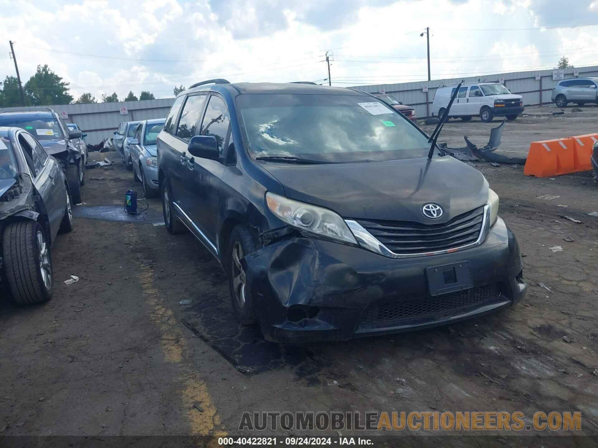 5TDKK3DC8FS534510 TOYOTA SIENNA 2015