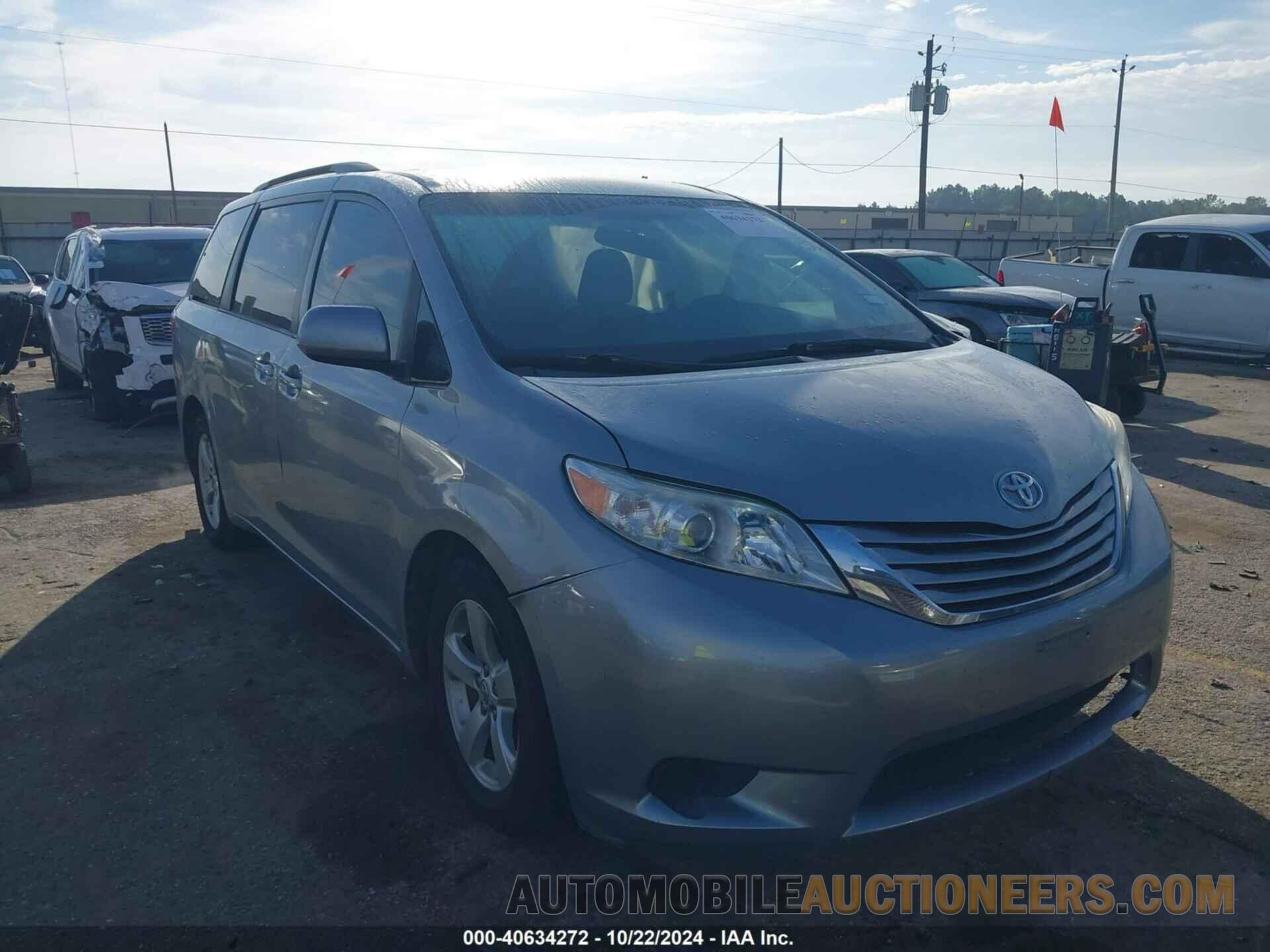 5TDKK3DC8FS537049 TOYOTA SIENNA 2015