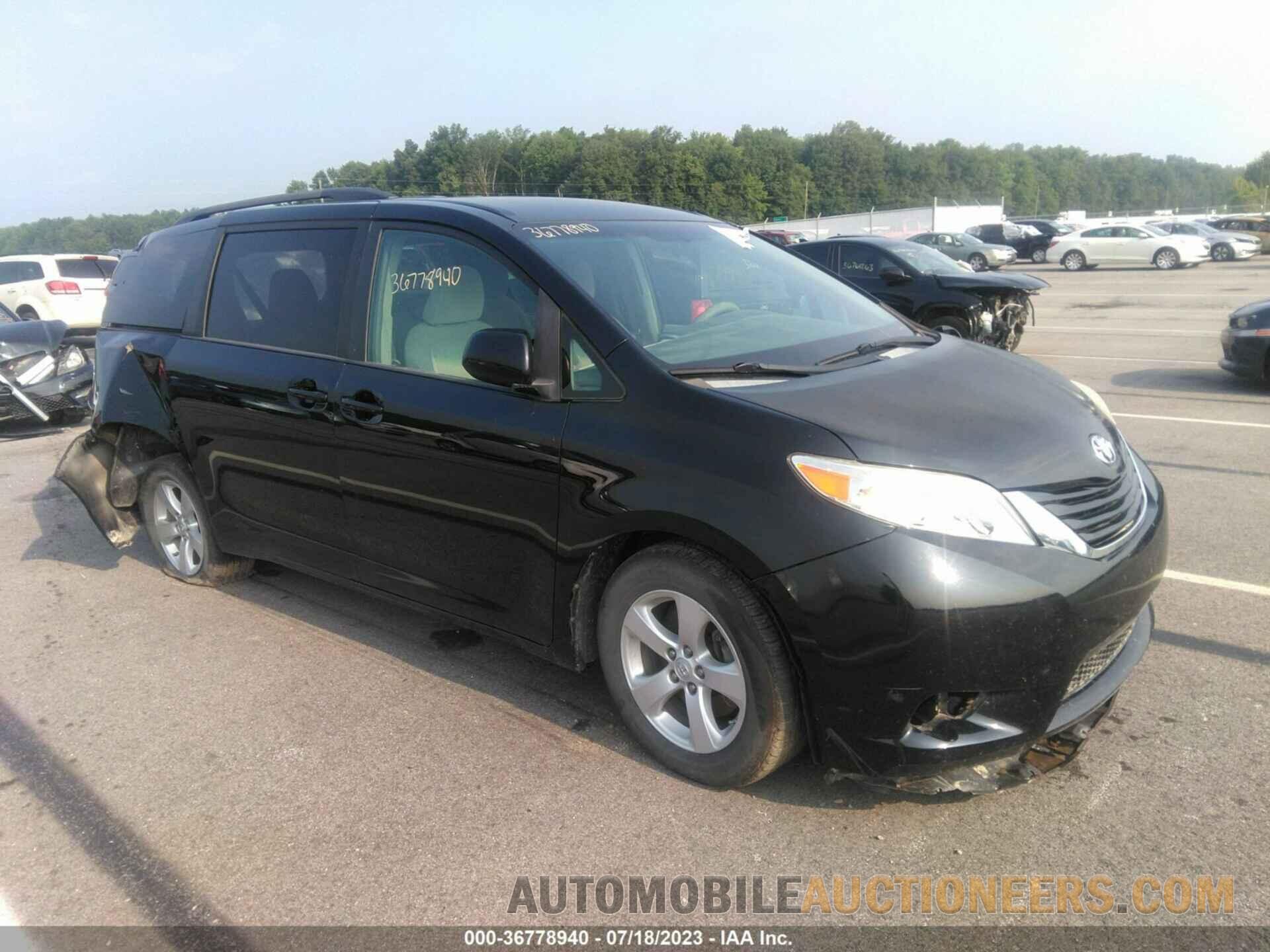 5TDKK3DC8FS578992 TOYOTA SIENNA 2015