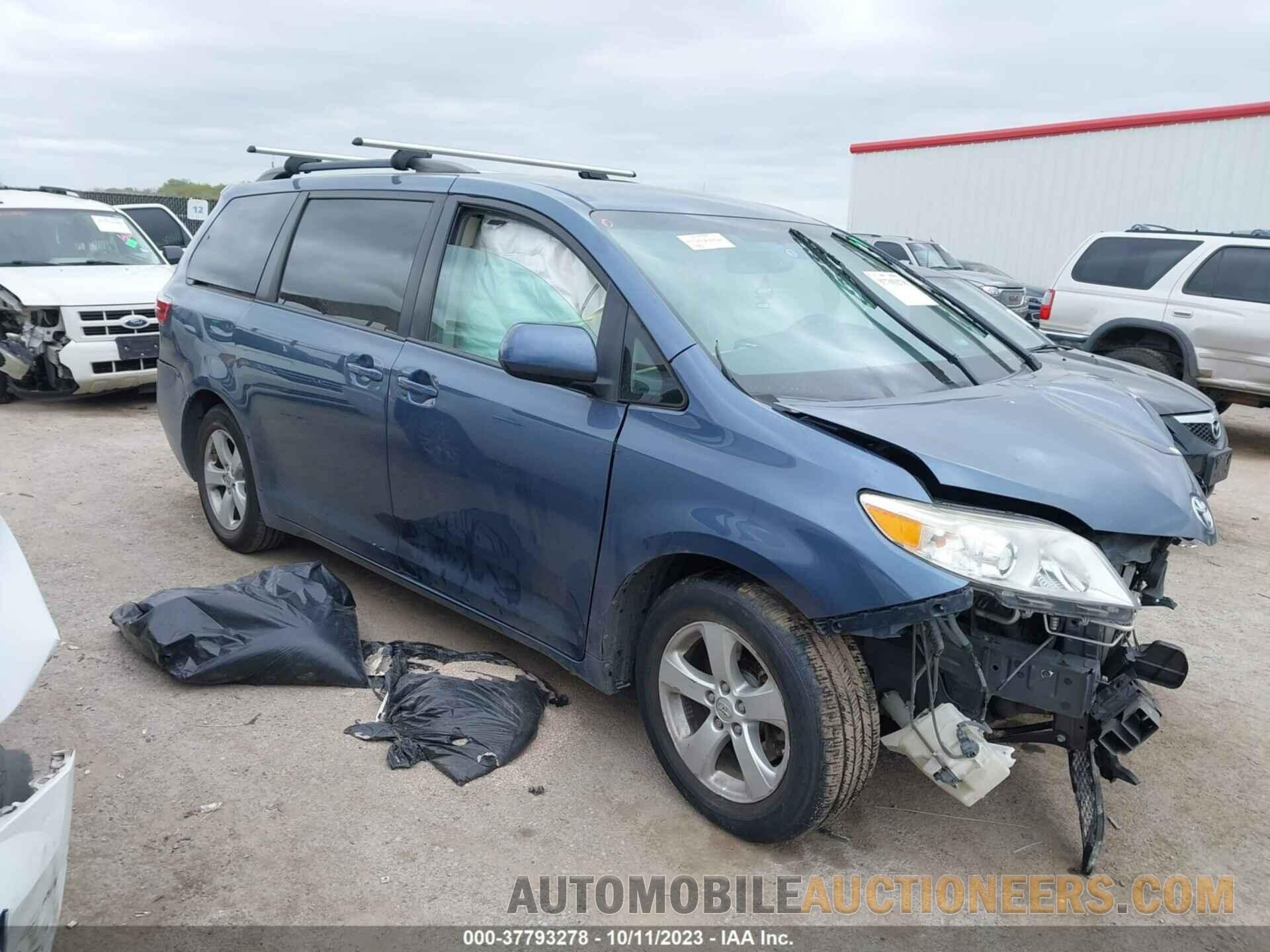 5TDKK3DC8FS596604 TOYOTA SIENNA 2015