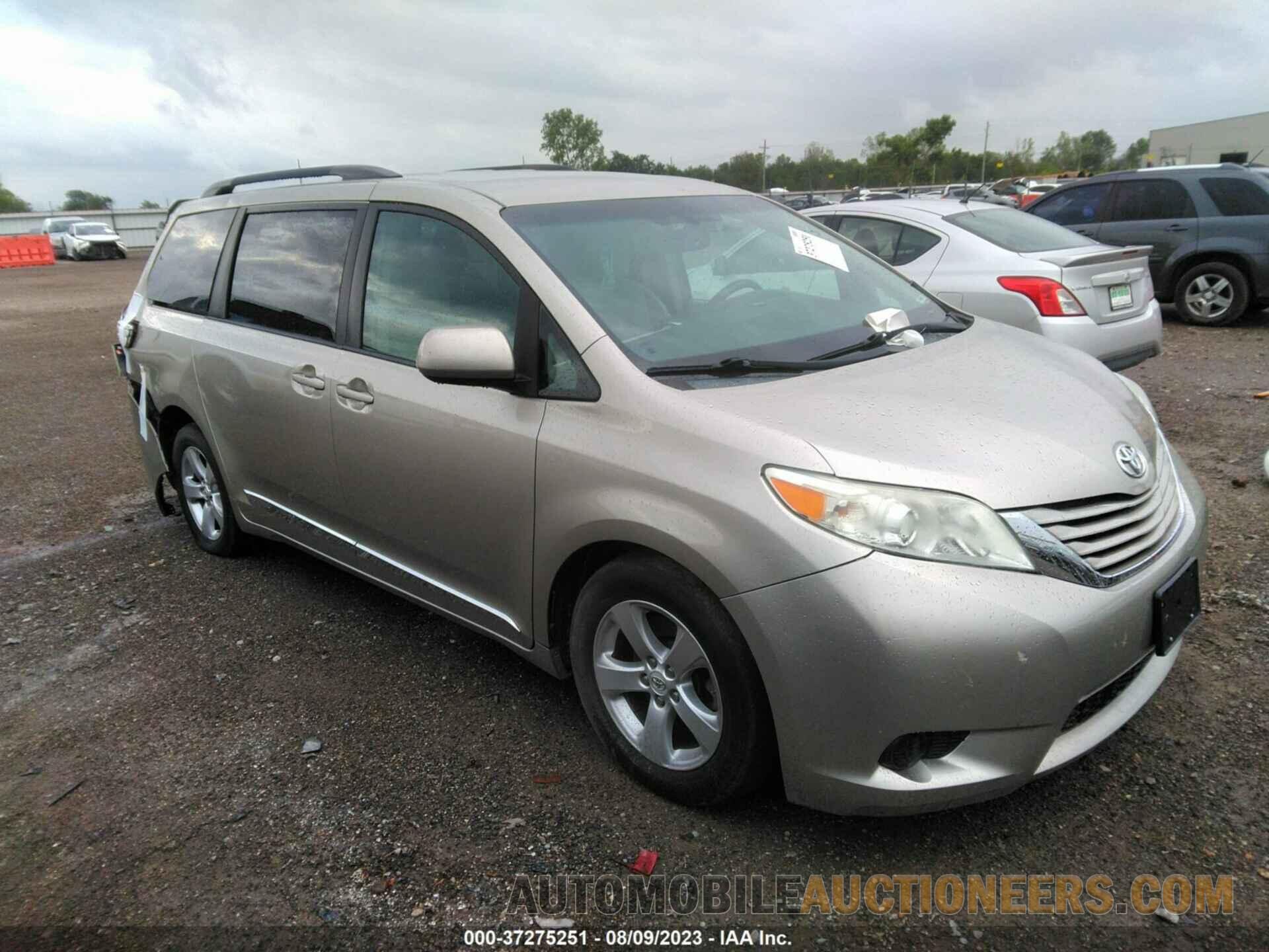 5TDKK3DC8FS604314 TOYOTA SIENNA 2015