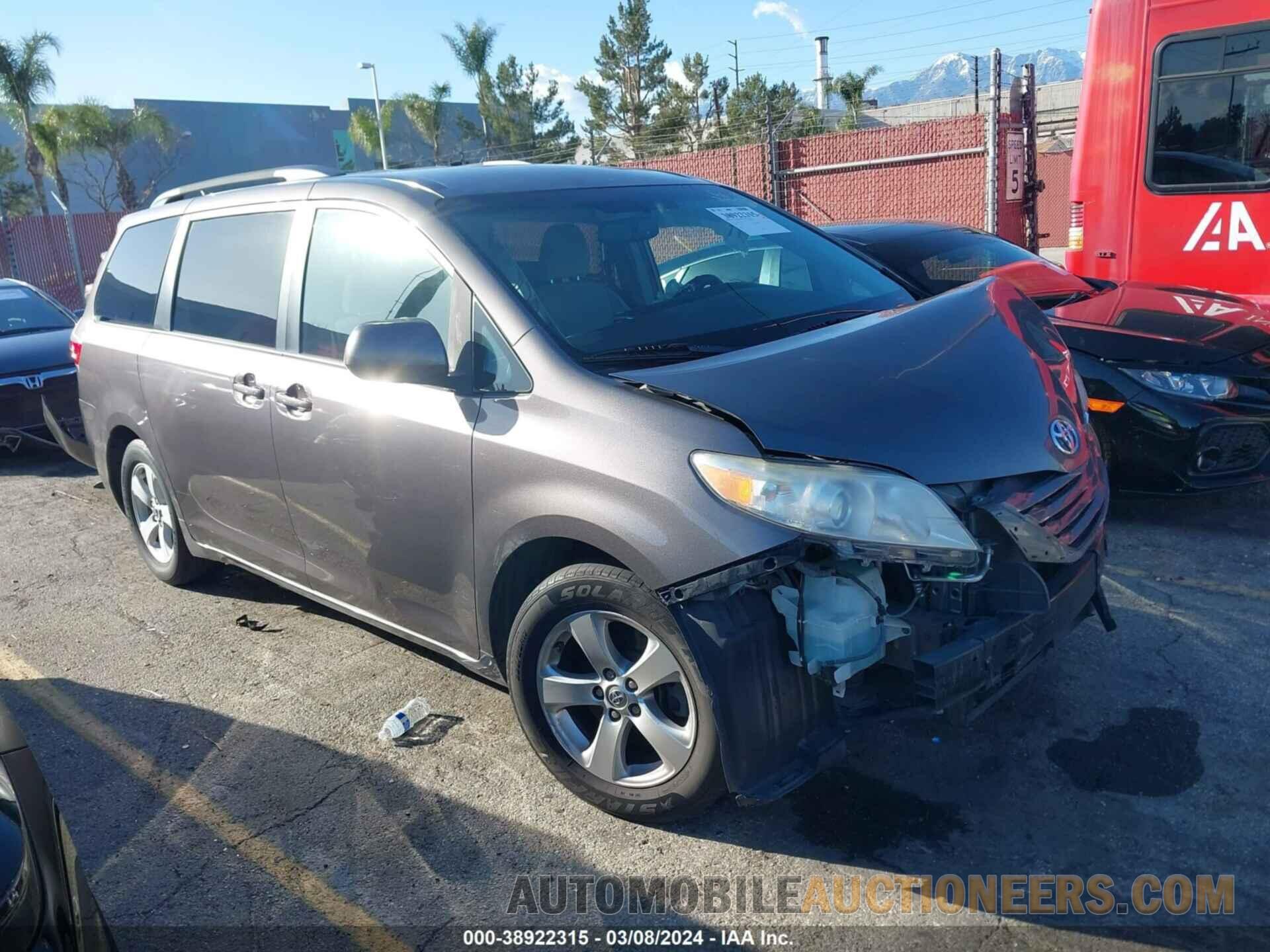 5TDKK3DC8FS610811 TOYOTA SIENNA 2015