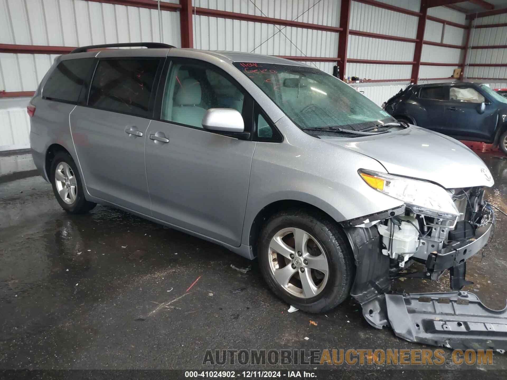 5TDKK3DC8FS614132 TOYOTA SIENNA 2015