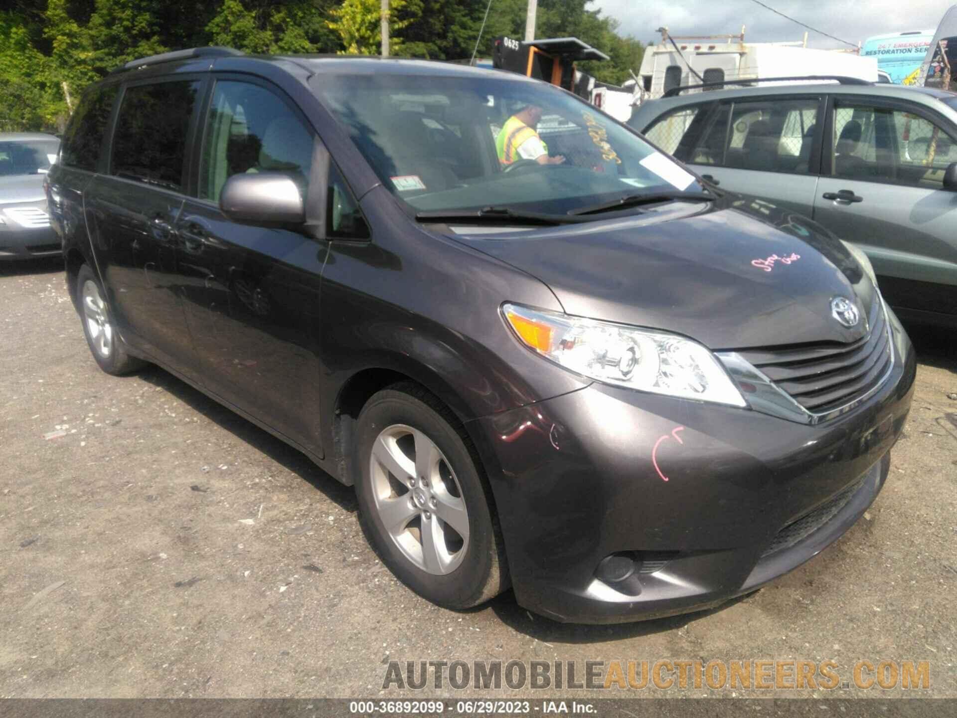 5TDKK3DC8FS677960 TOYOTA SIENNA 2015