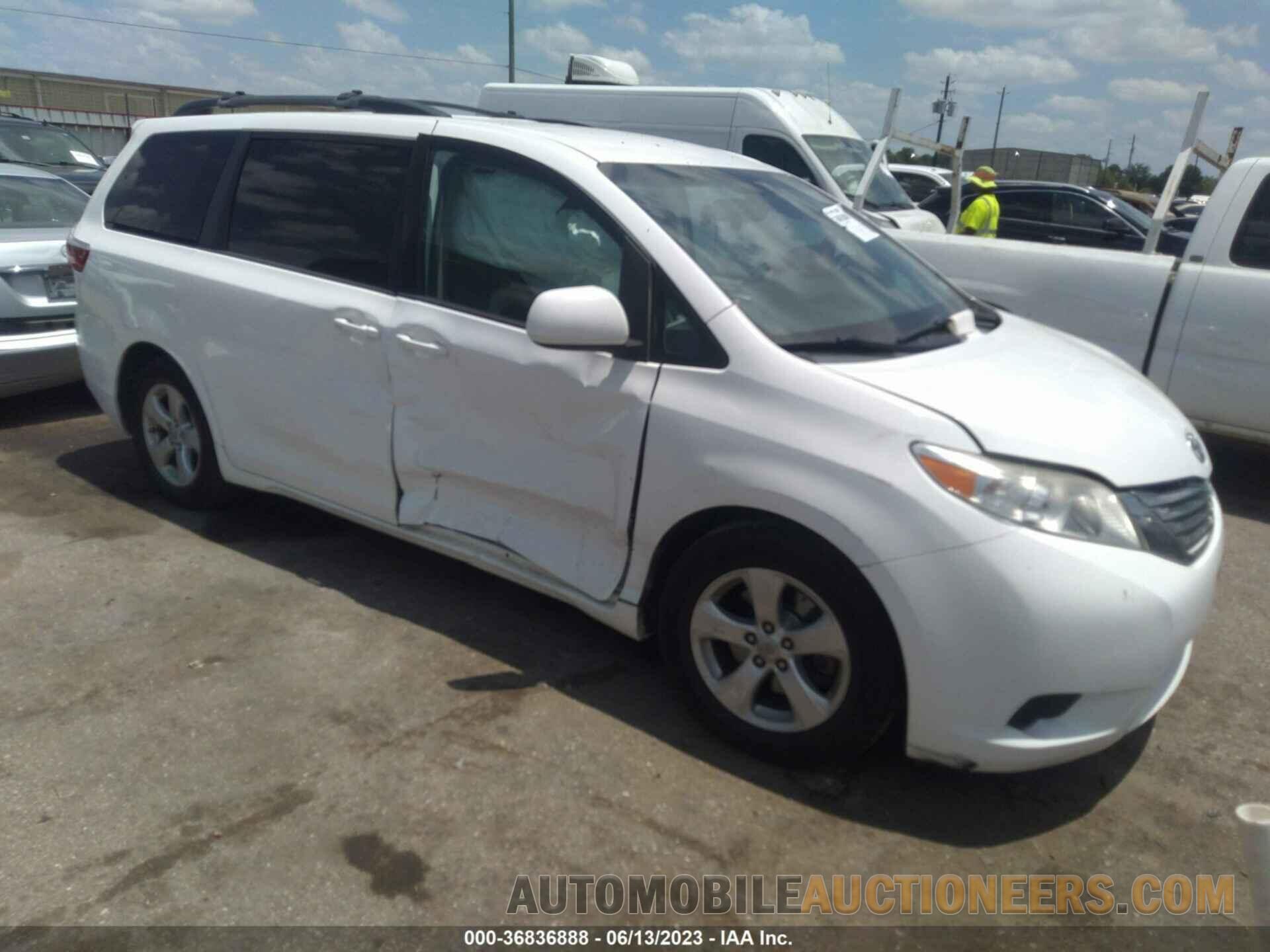 5TDKK3DC8FS680812 TOYOTA SIENNA 2015