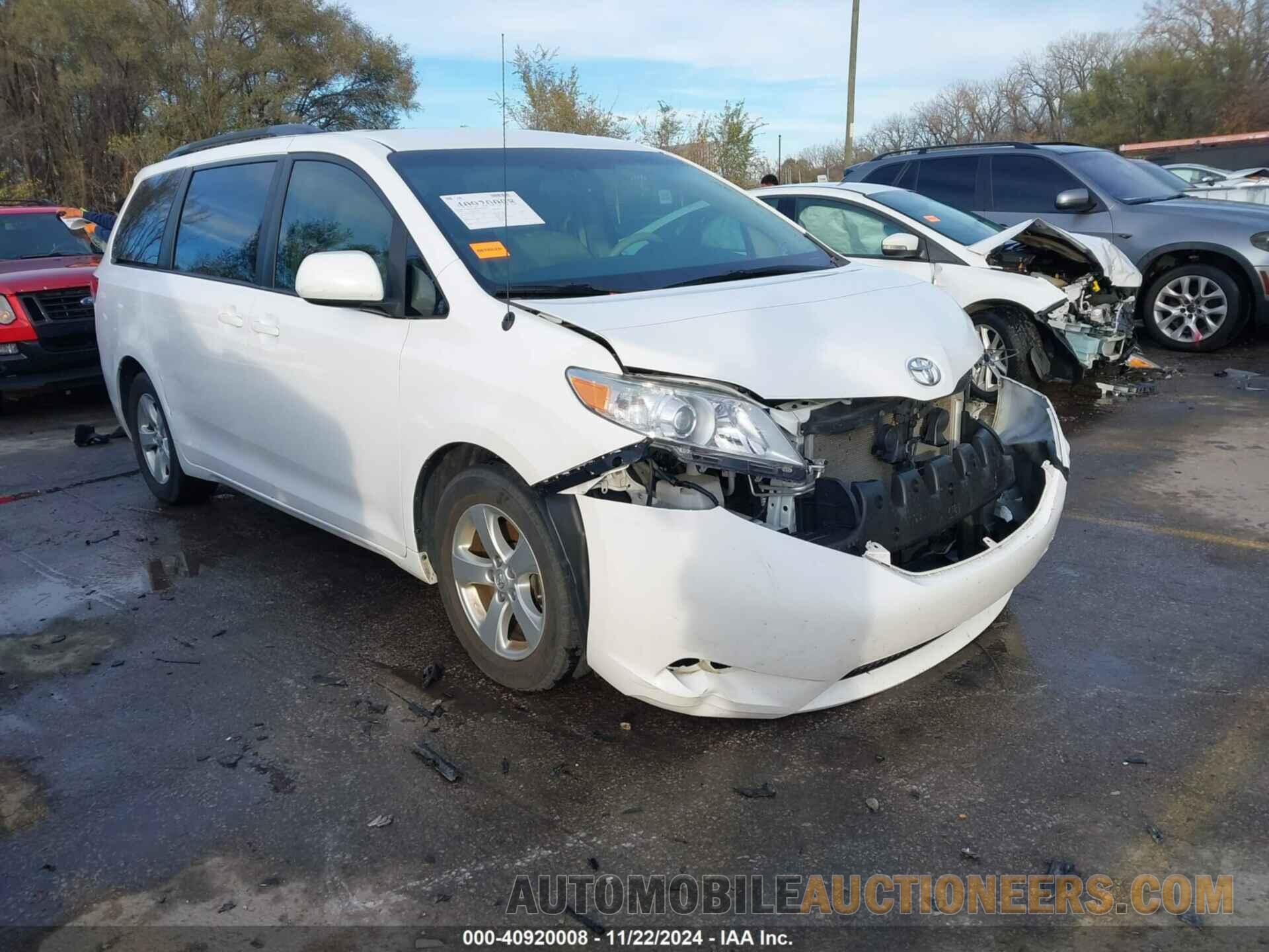 5TDKK3DC9DS381360 TOYOTA SIENNA 2013