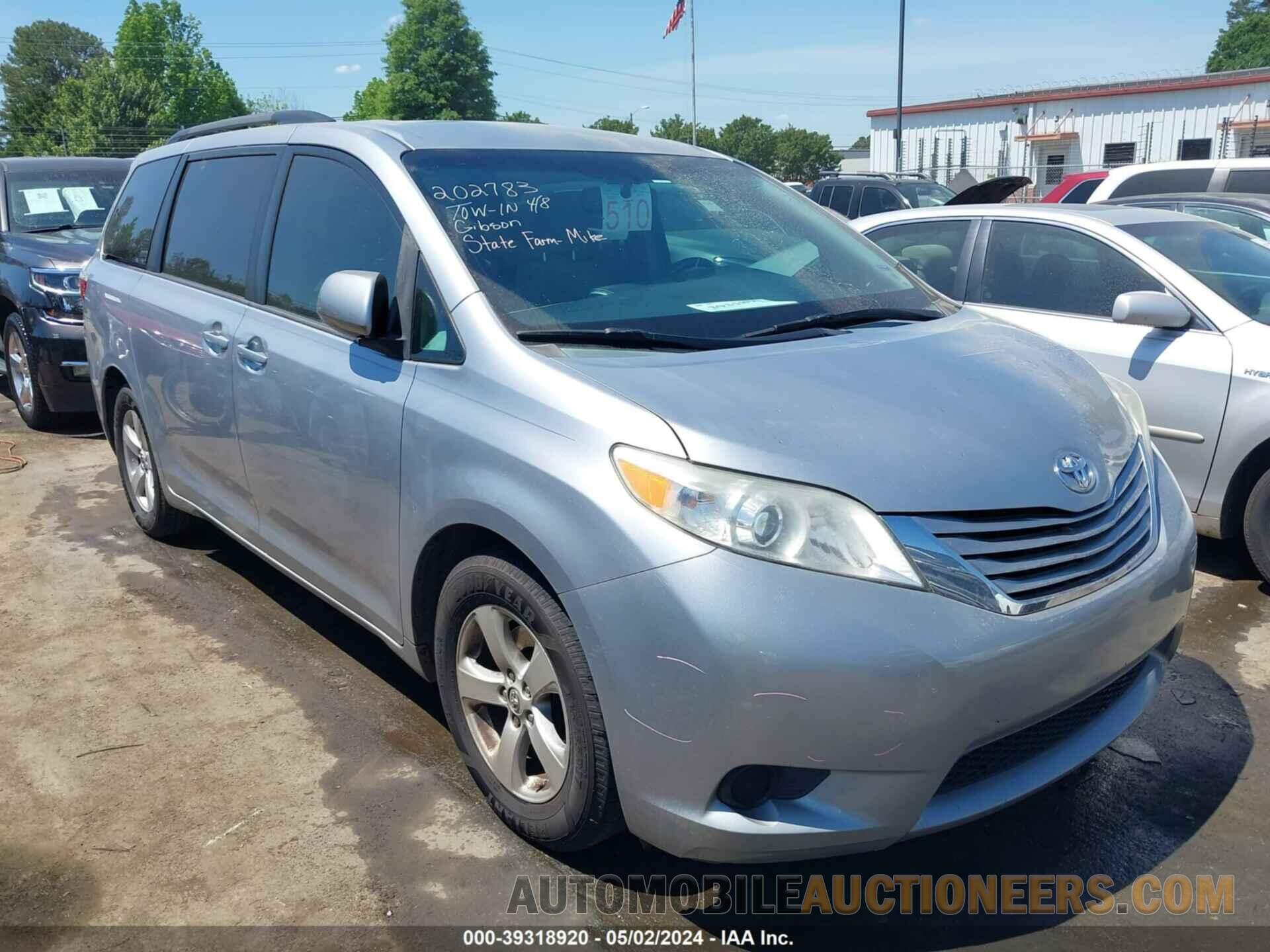 5TDKK3DC9FS549260 TOYOTA SIENNA 2015