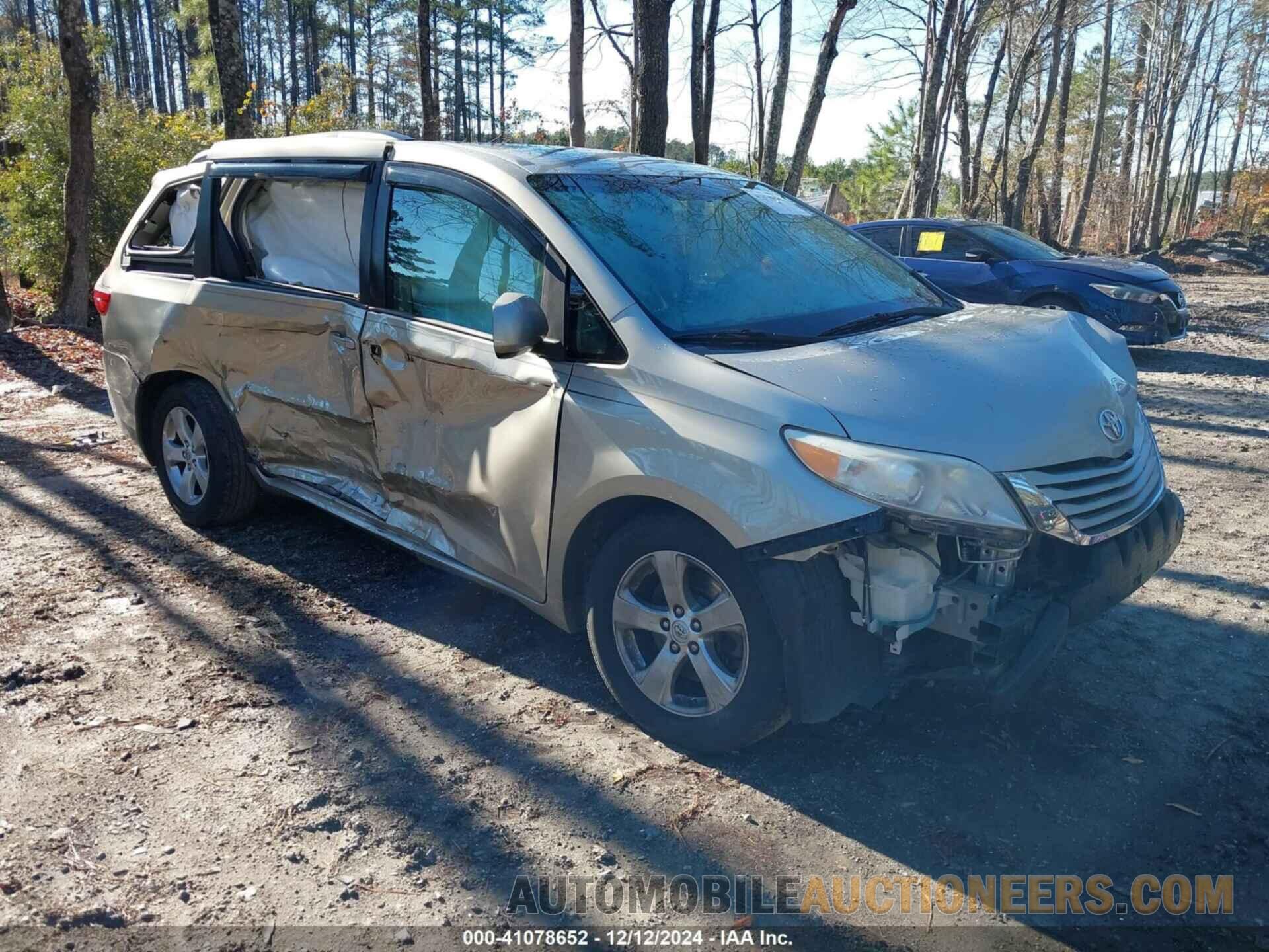 5TDKK3DC9FS592545 TOYOTA SIENNA 2015