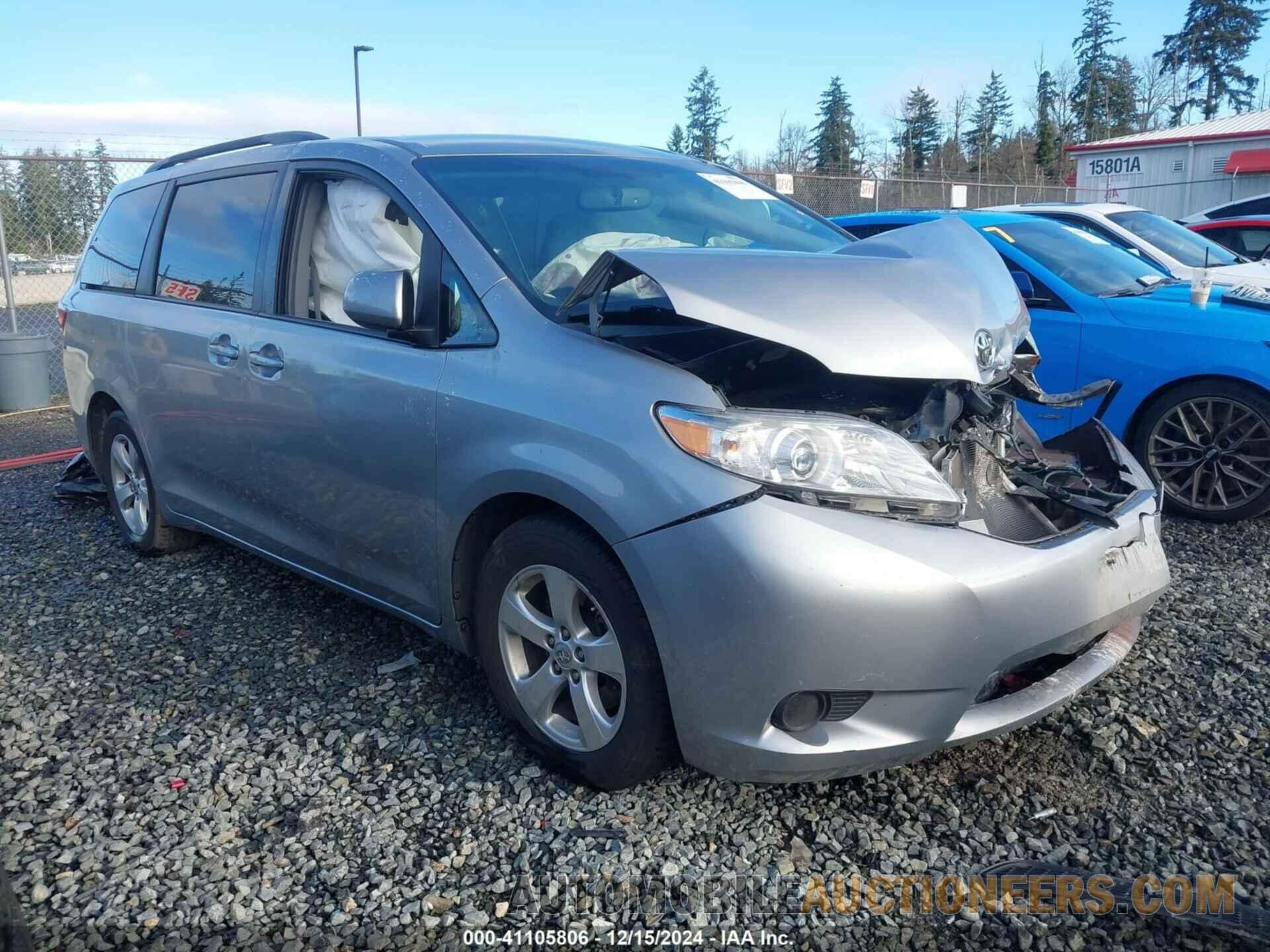 5TDKK3DC9FS592674 TOYOTA SIENNA 2015