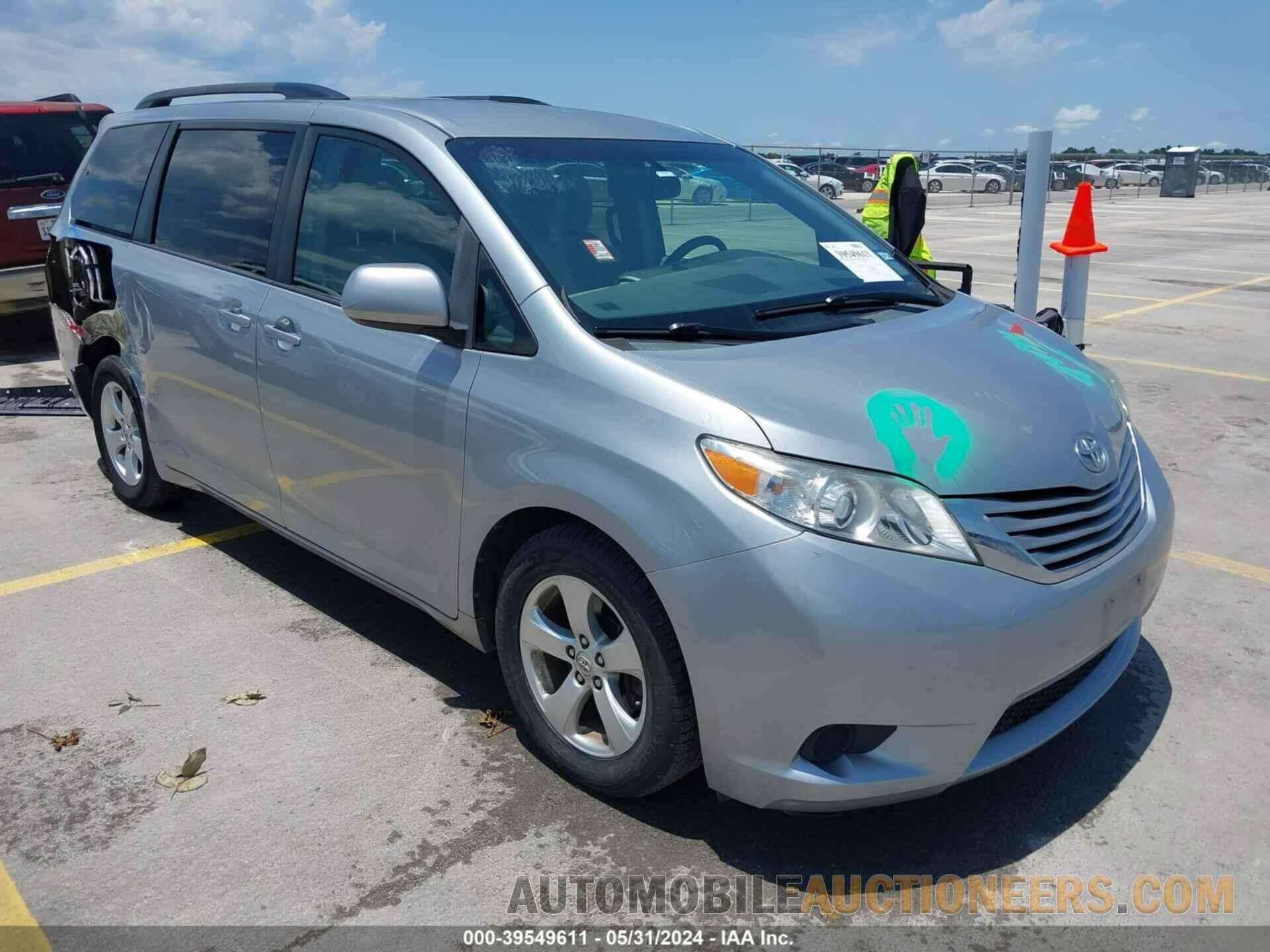 5TDKK3DC9FS613393 TOYOTA SIENNA 2015