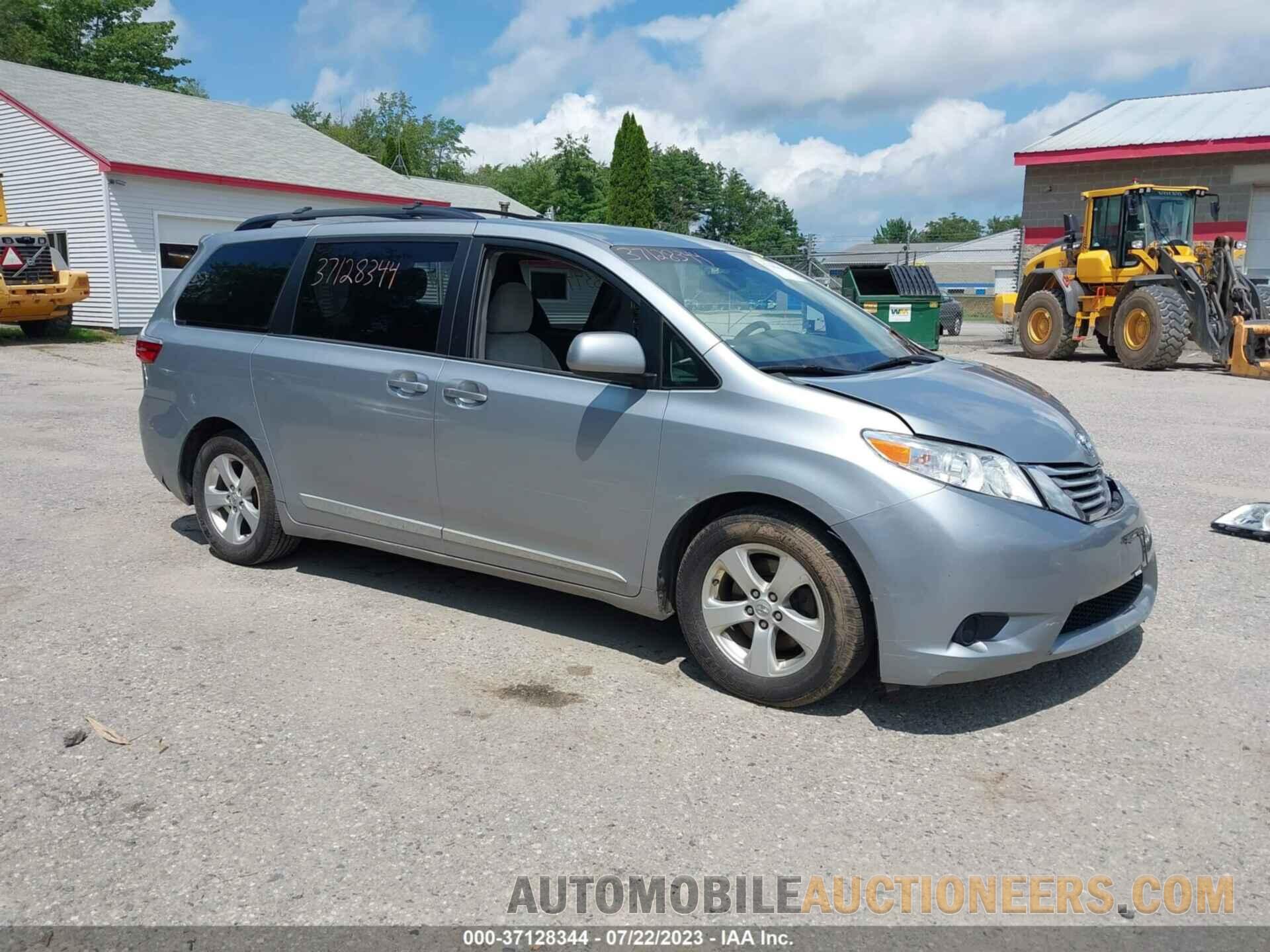 5TDKK3DC9FS626631 TOYOTA SIENNA 2015