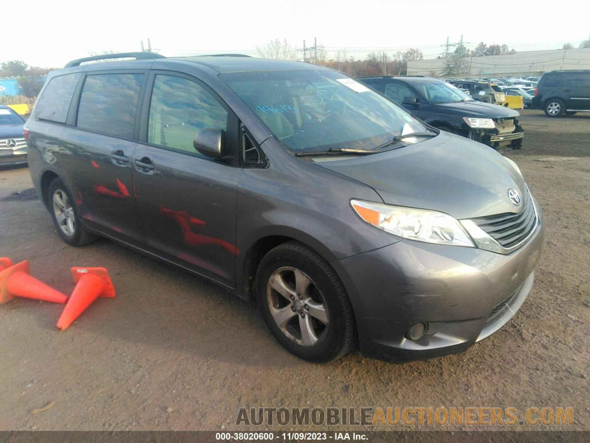 5TDKK3DC9FS639699 TOYOTA SIENNA 2015