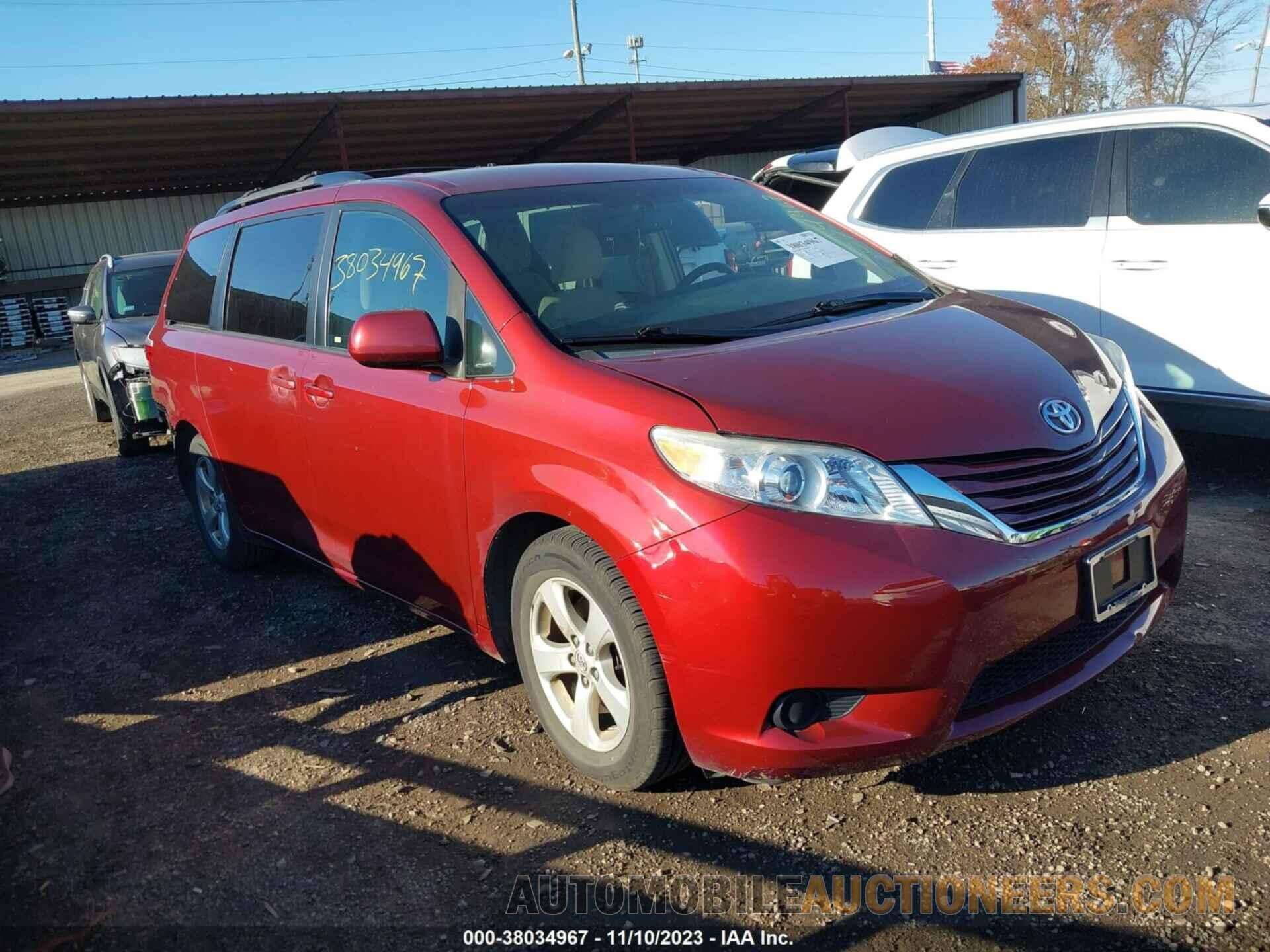 5TDKK3DC9FS665817 TOYOTA SIENNA 2015