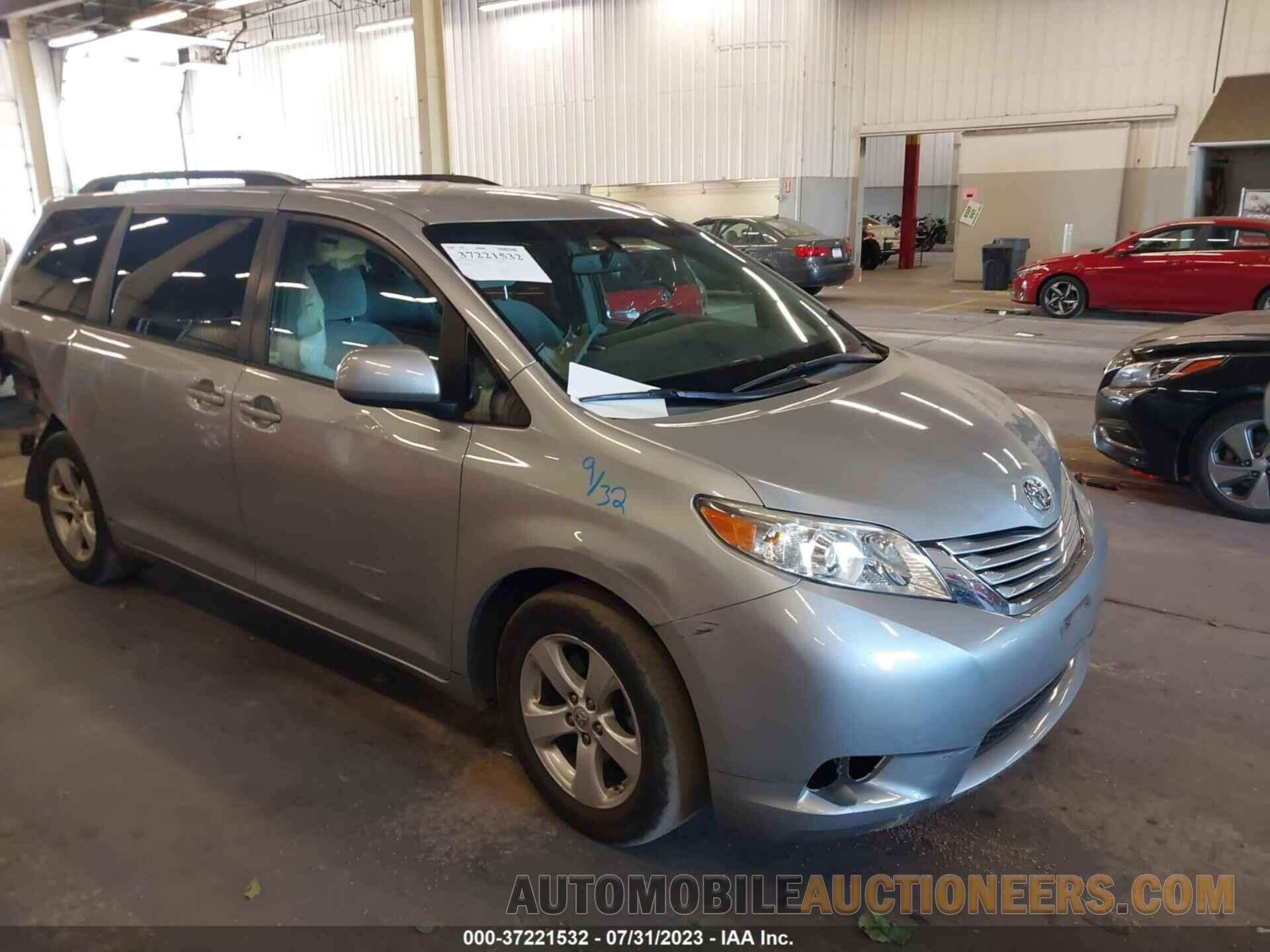 5TDKK3DC9FS686425 TOYOTA SIENNA 2015