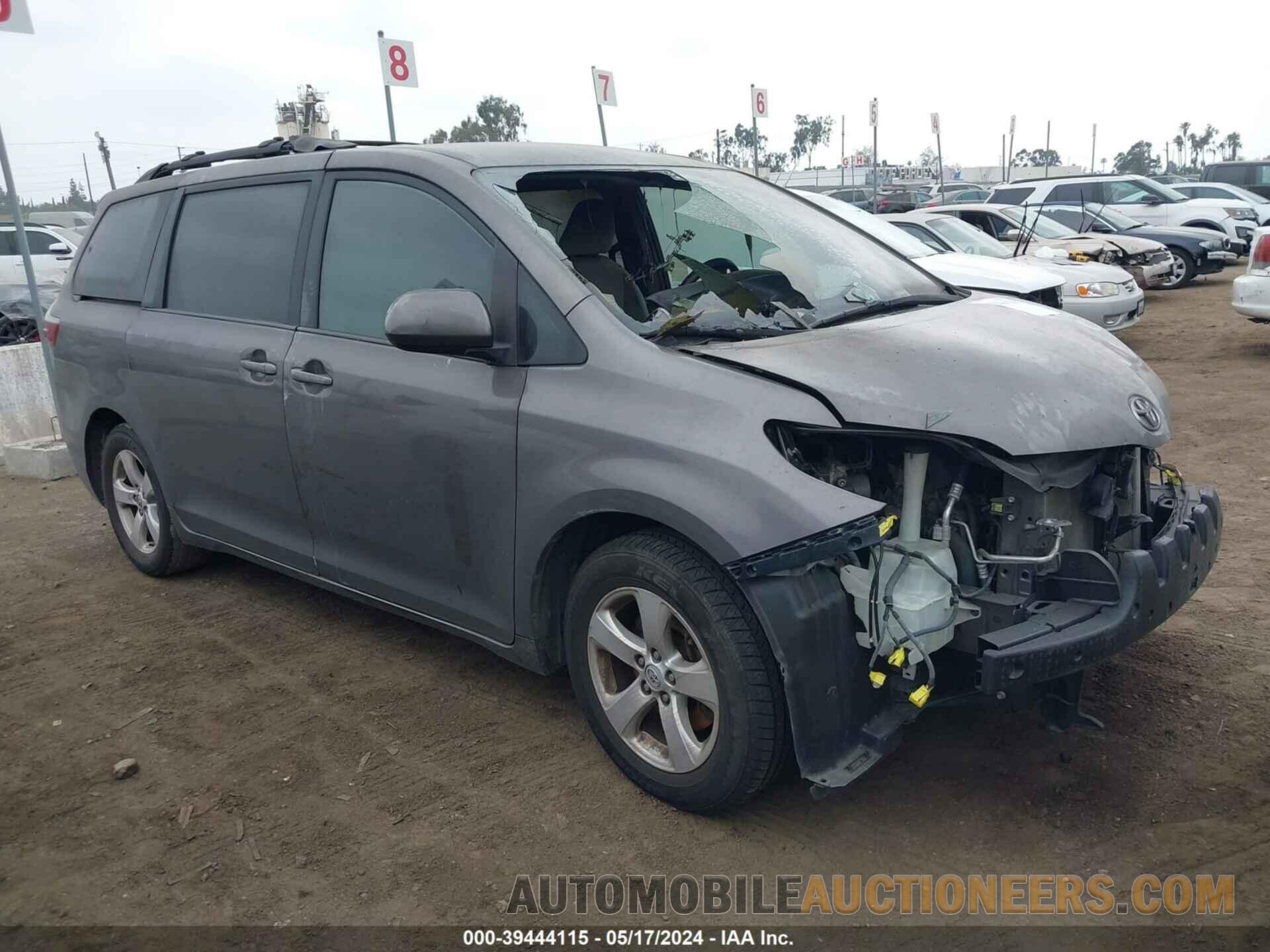 5TDKK3DC9FS686635 TOYOTA SIENNA 2015