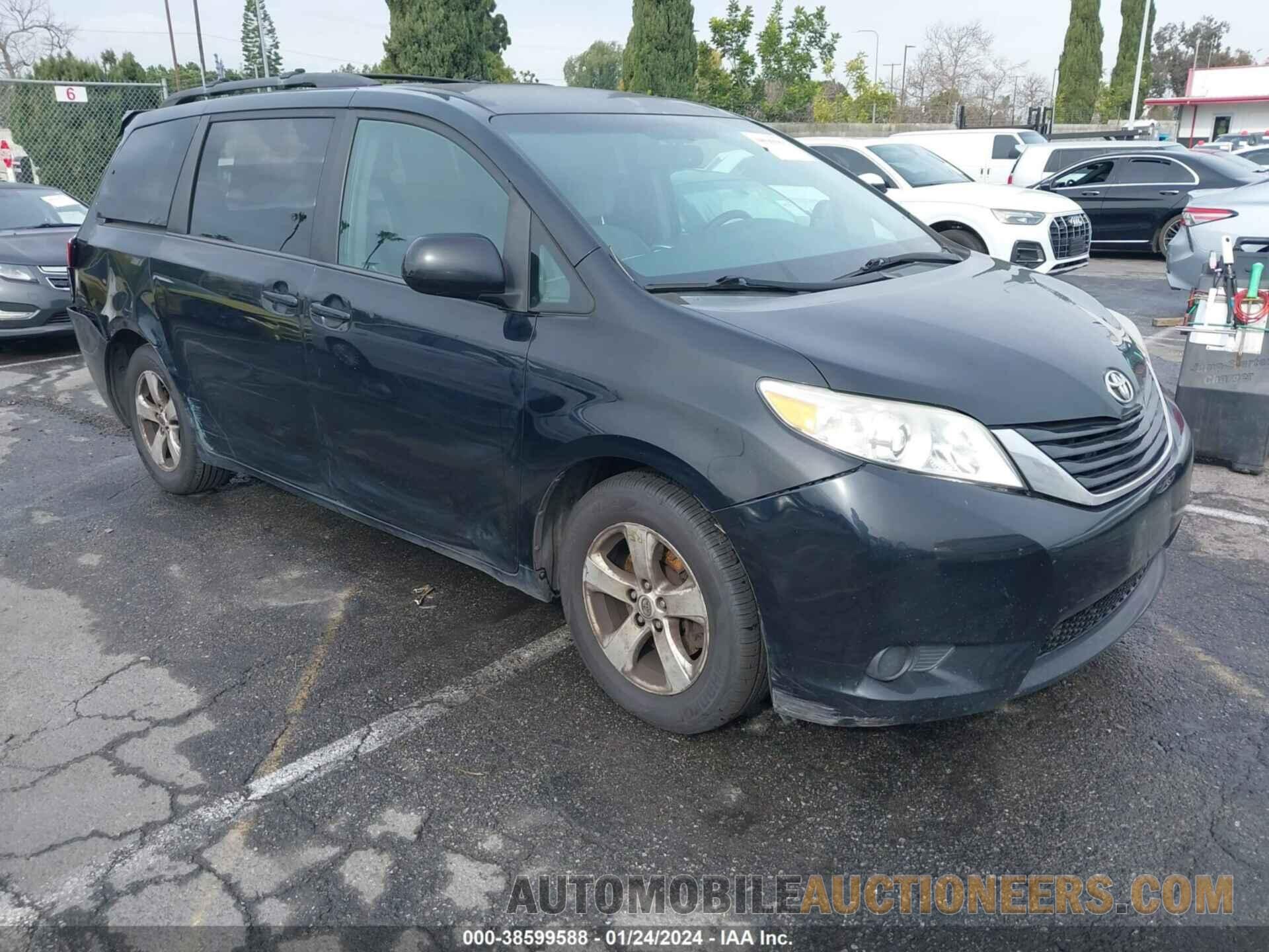 5TDKK3DC9GS718842 TOYOTA SIENNA 2016