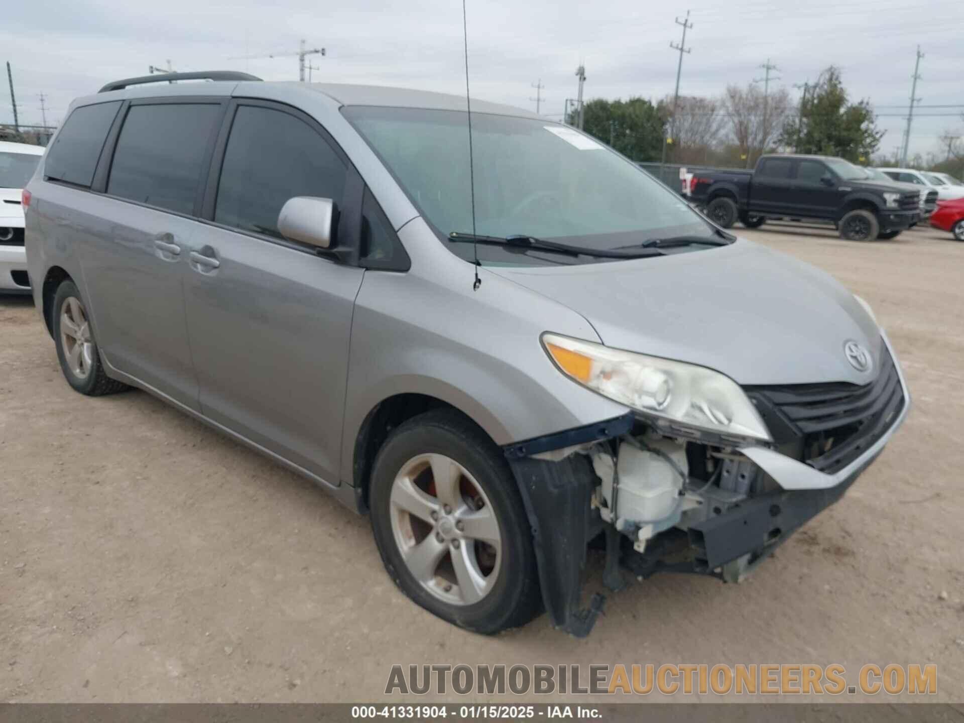 5TDKK3DCXCS266359 TOYOTA SIENNA 2012