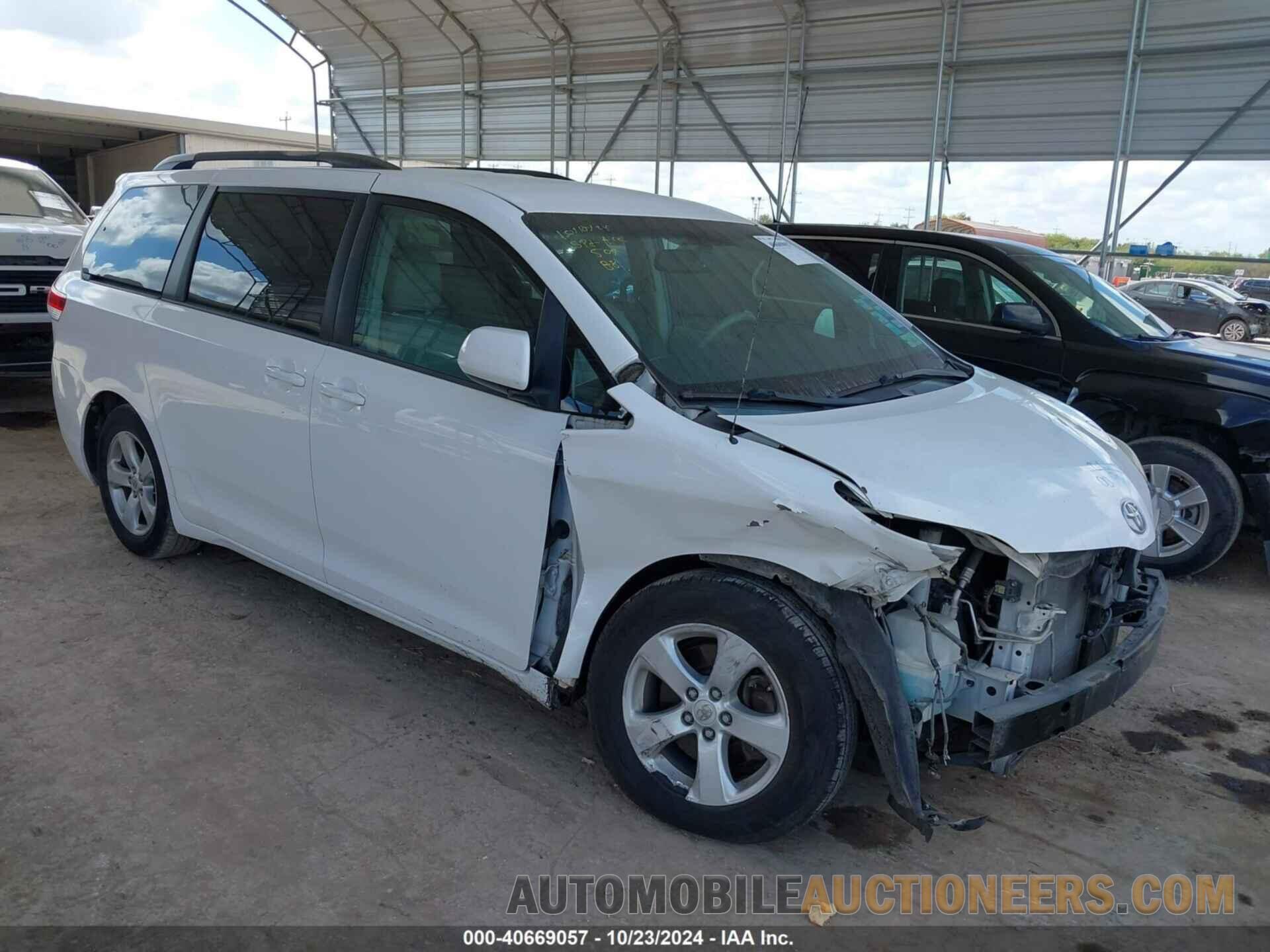 5TDKK3DCXDS300883 TOYOTA SIENNA 2013