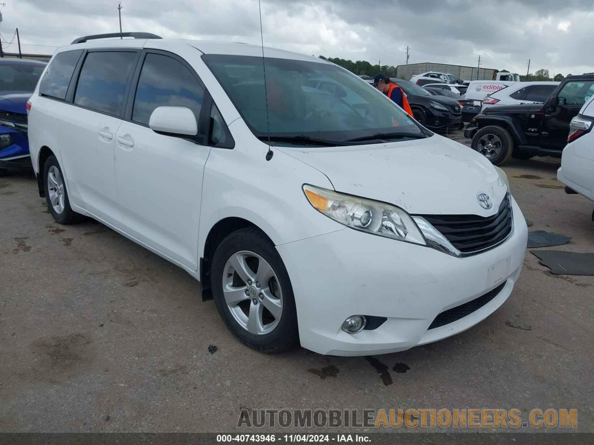 5TDKK3DCXDS326786 TOYOTA SIENNA 2013