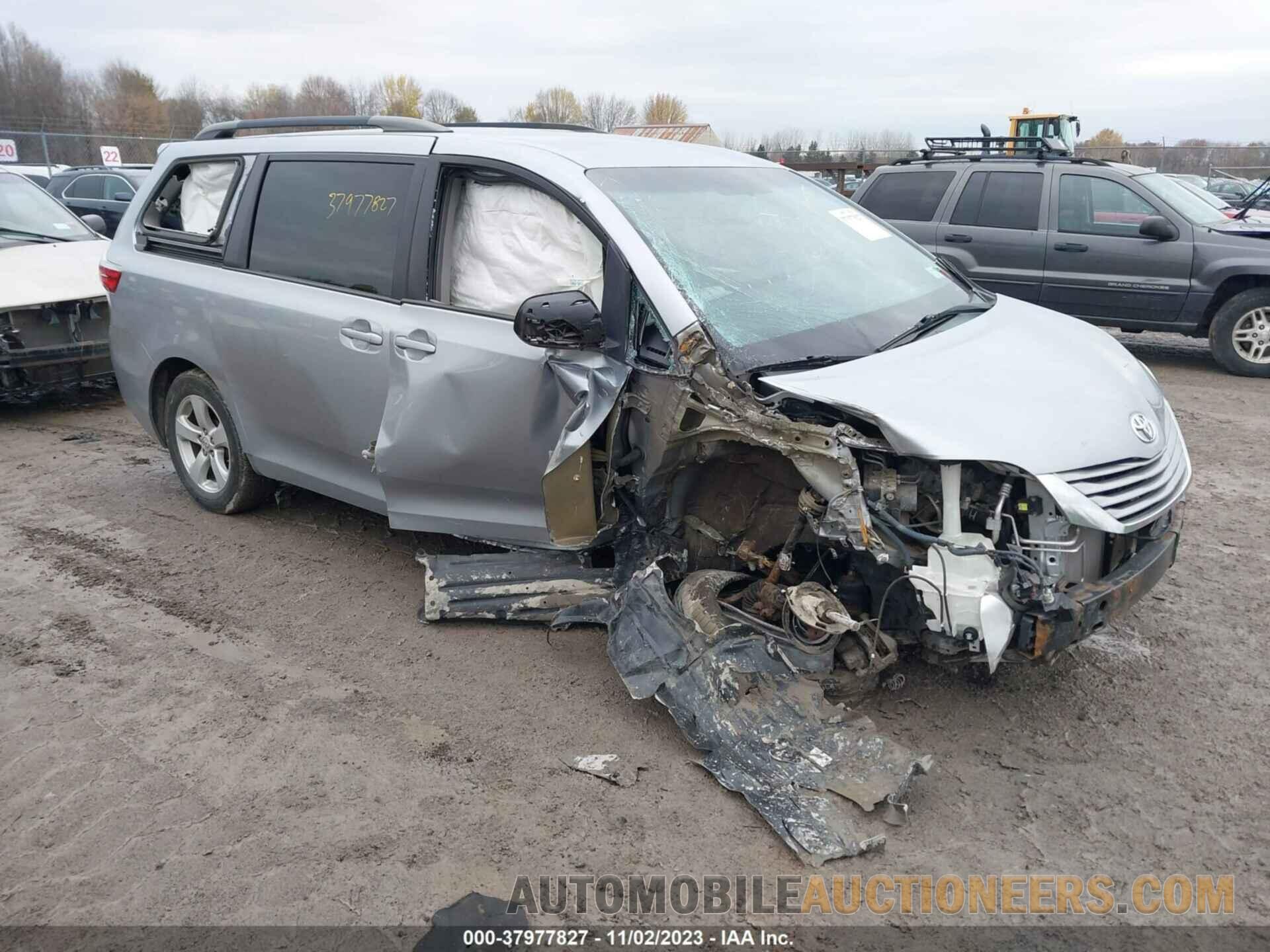 5TDKK3DCXFS532340 TOYOTA SIENNA 2015