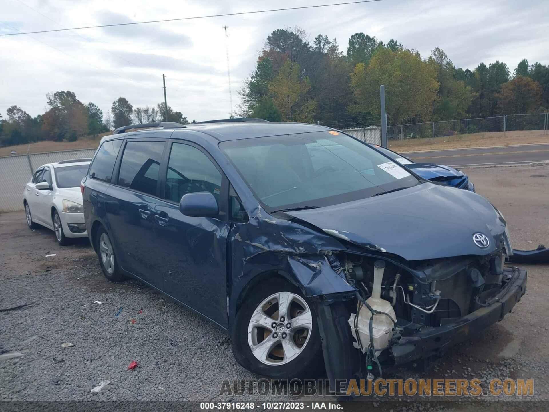 5TDKK3DCXFS558663 TOYOTA SIENNA 2015