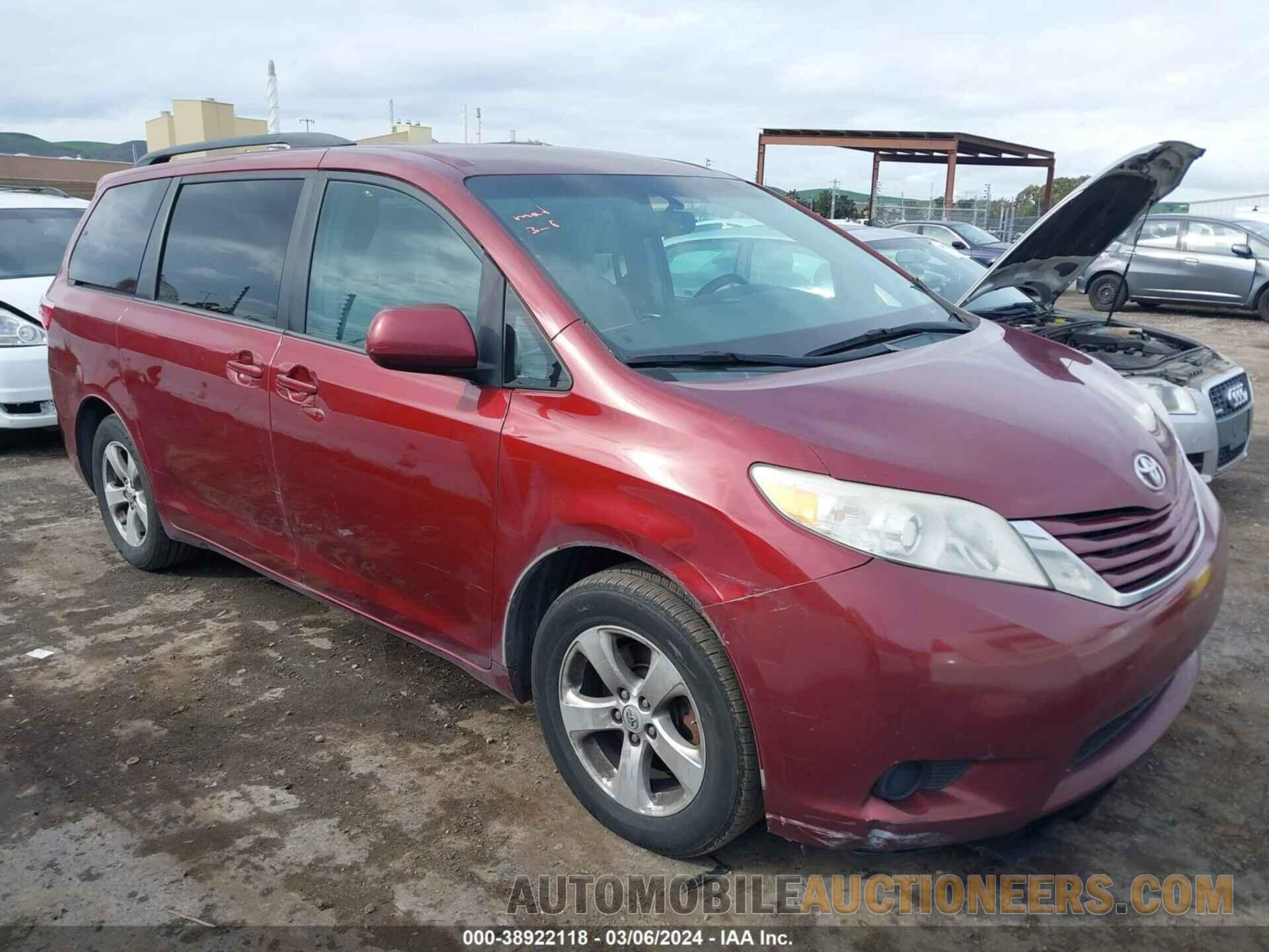 5TDKK3DCXFS577035 TOYOTA SIENNA 2015