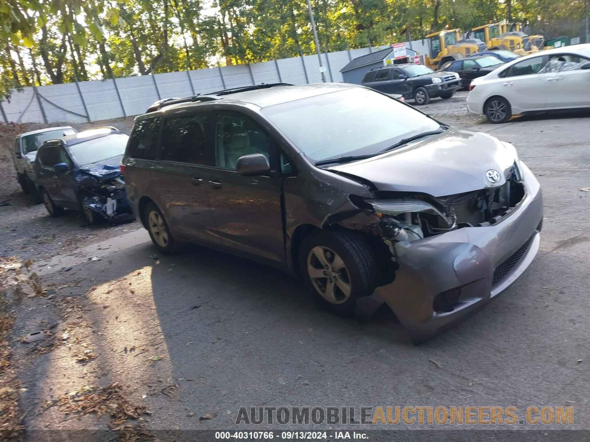 5TDKK3DCXFS631594 TOYOTA SIENNA 2015