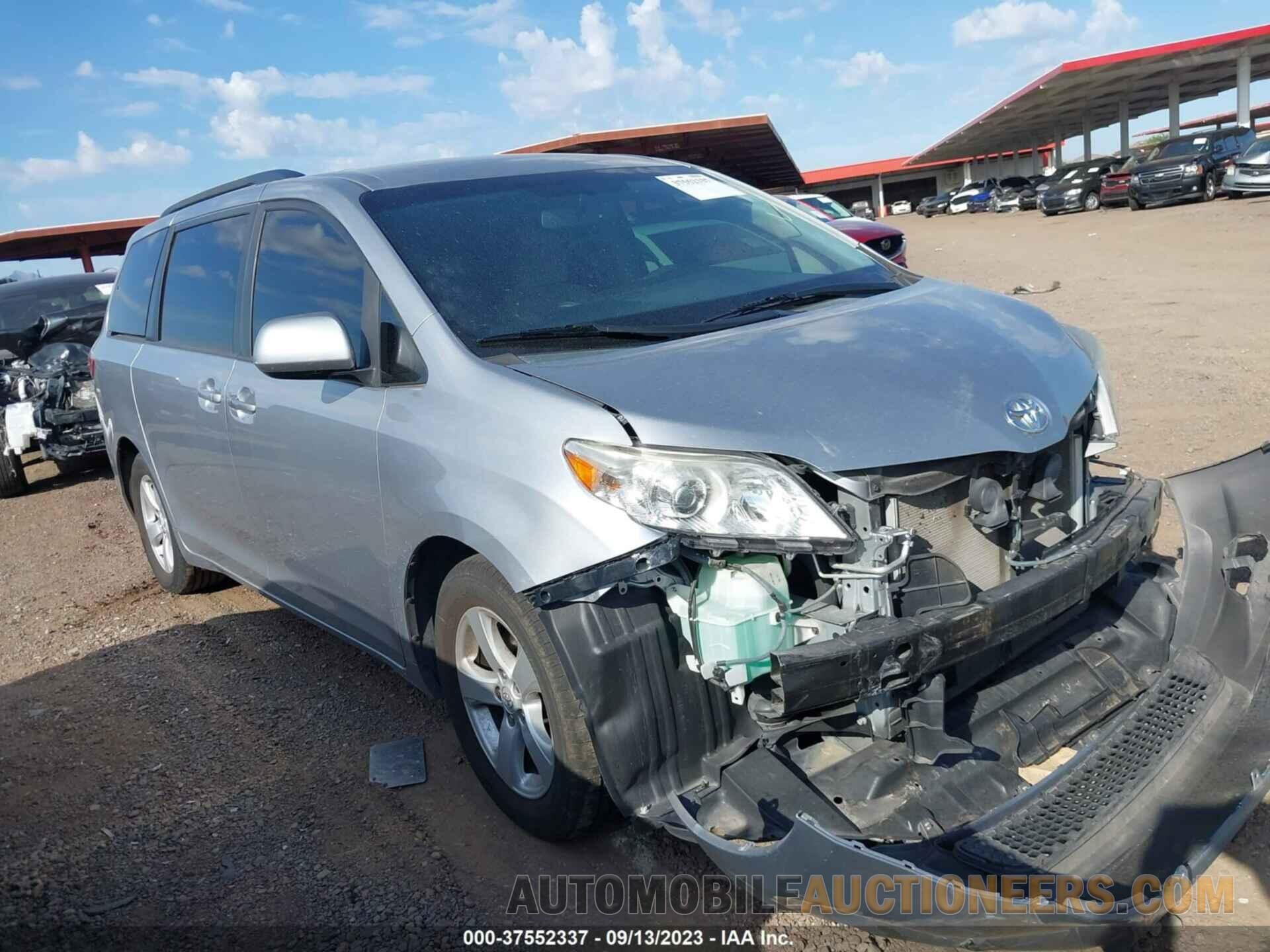 5TDKK3DCXFS649805 TOYOTA SIENNA 2015