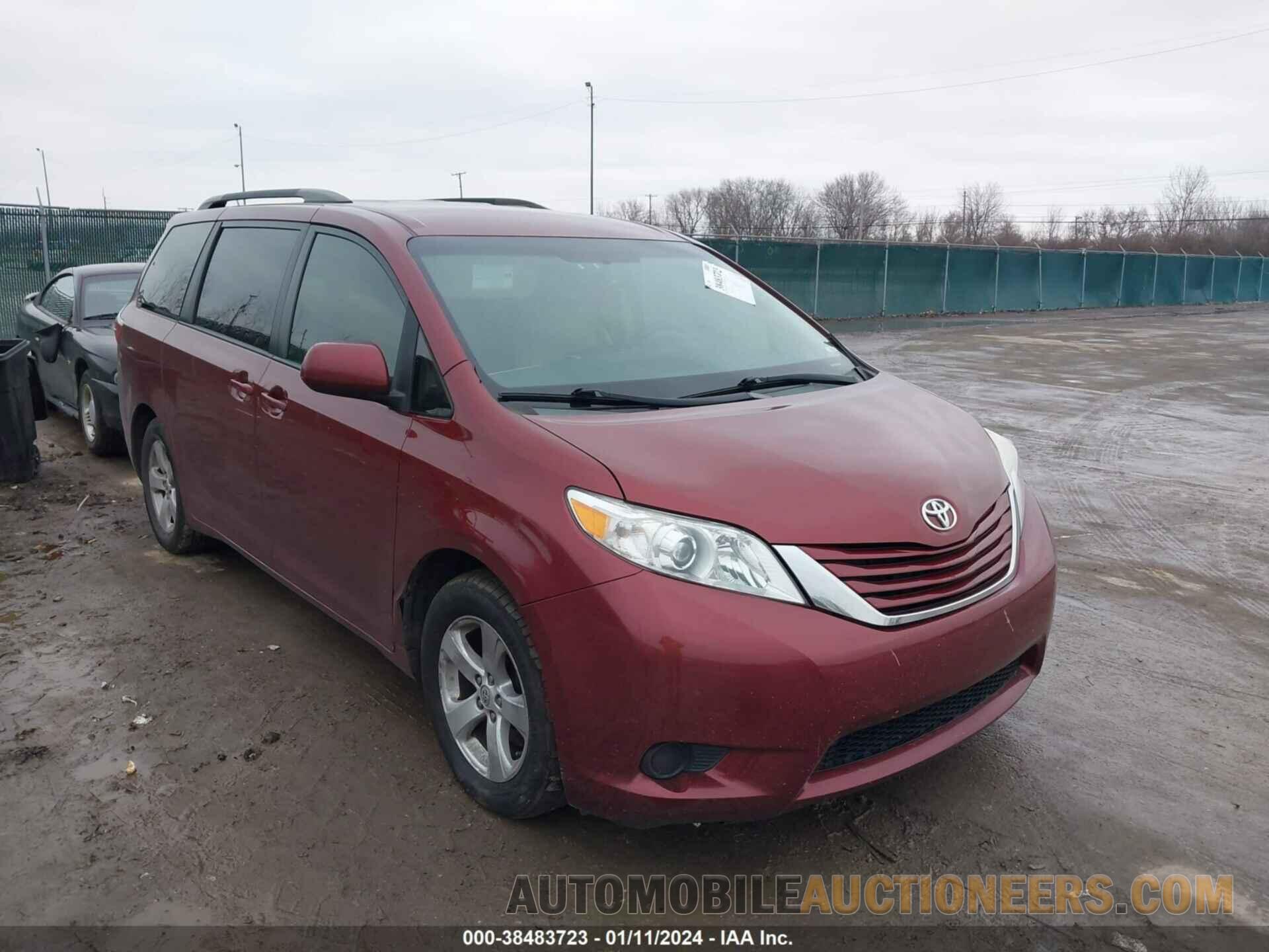 5TDKK3DCXFS657645 TOYOTA SIENNA 2015