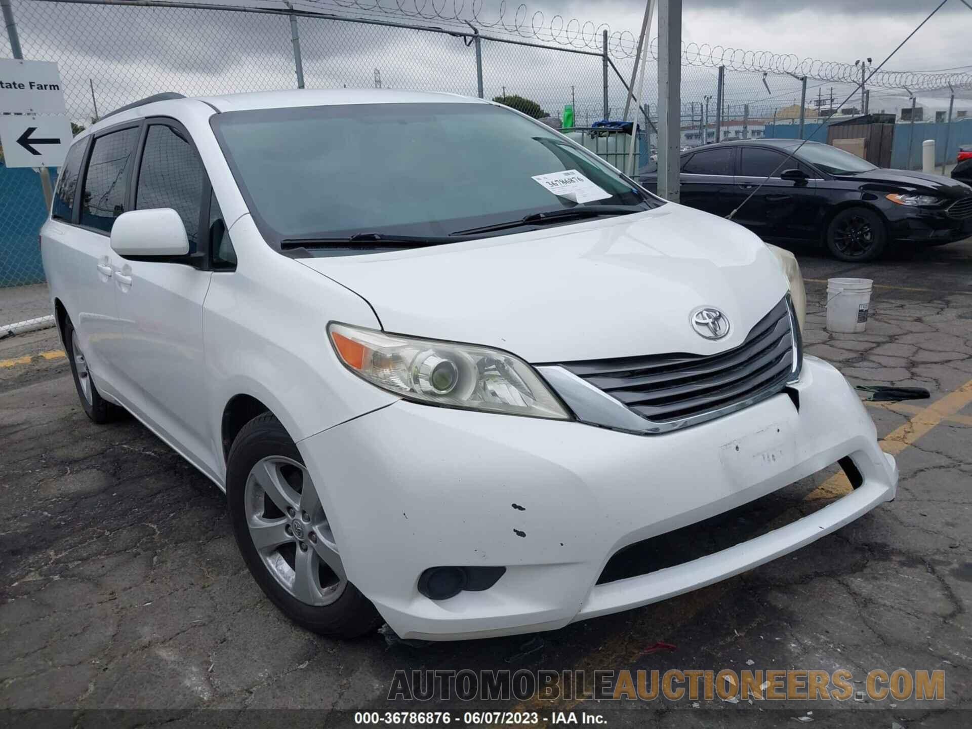 5TDKK3DCXFS684439 TOYOTA SIENNA 2015