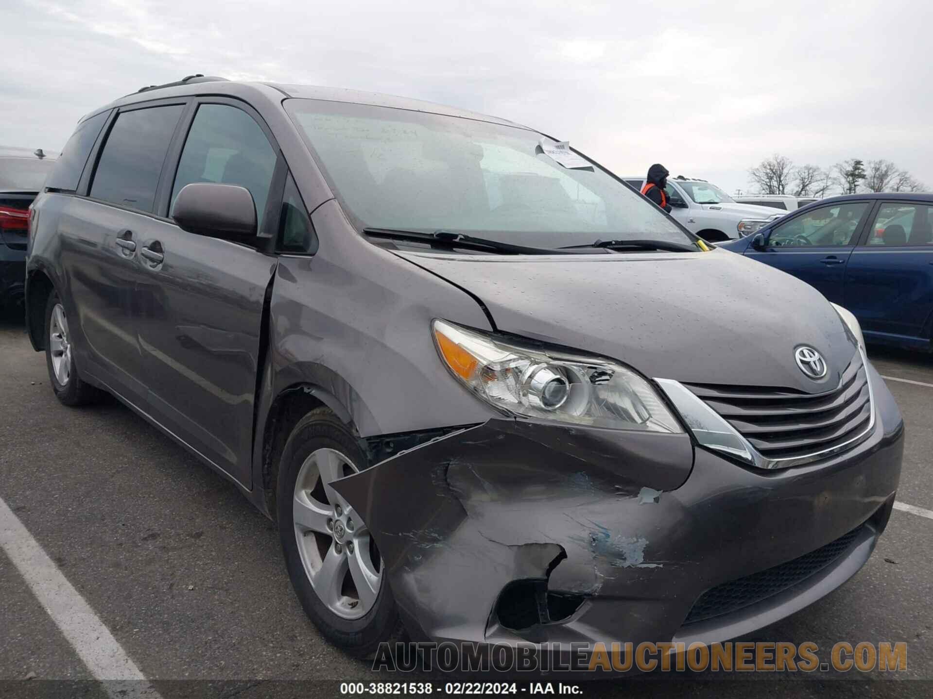 5TDKK3DCXFS685428 TOYOTA SIENNA 2015