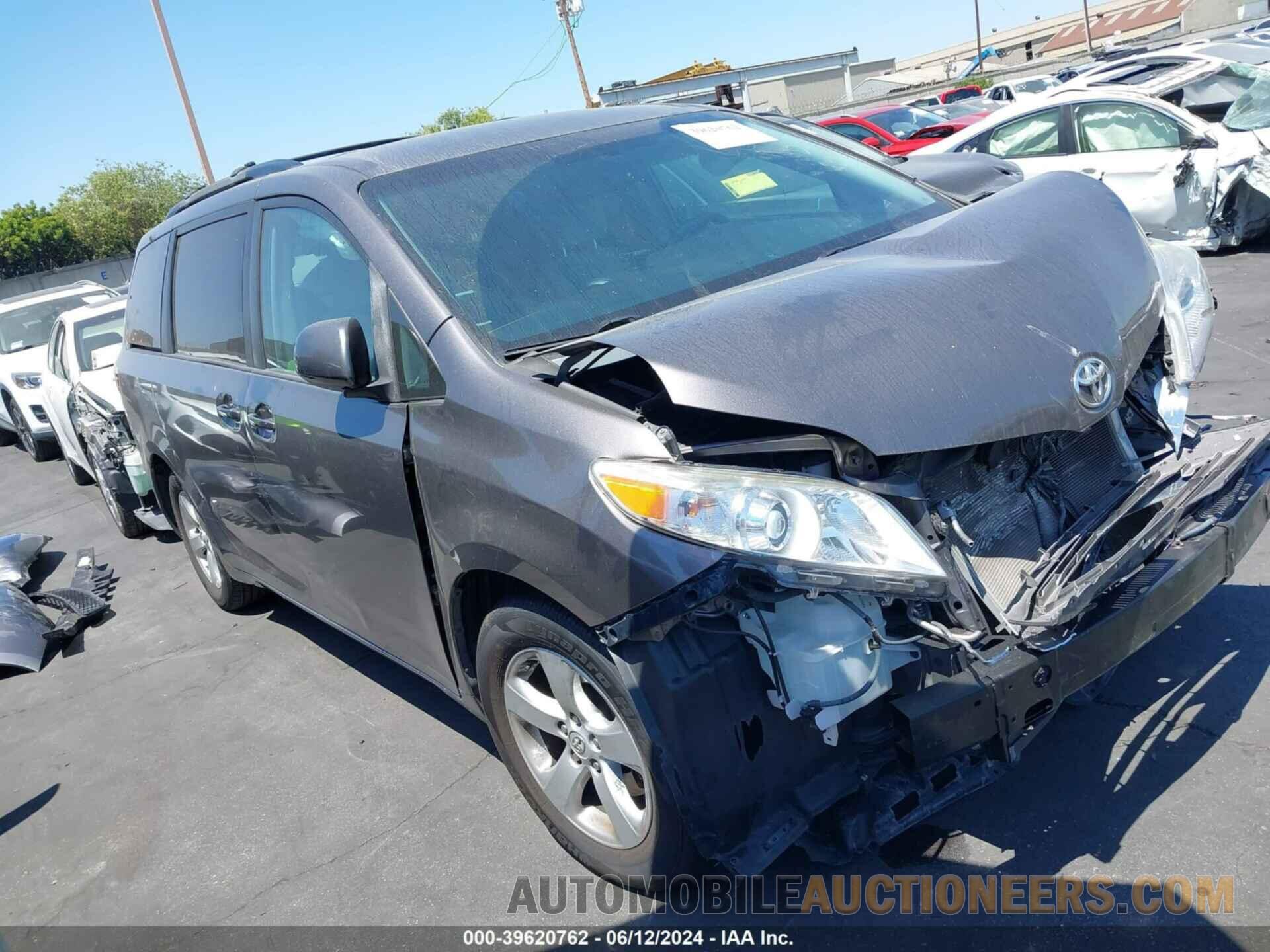 5TDKK3DCXGS696494 TOYOTA SIENNA 2016