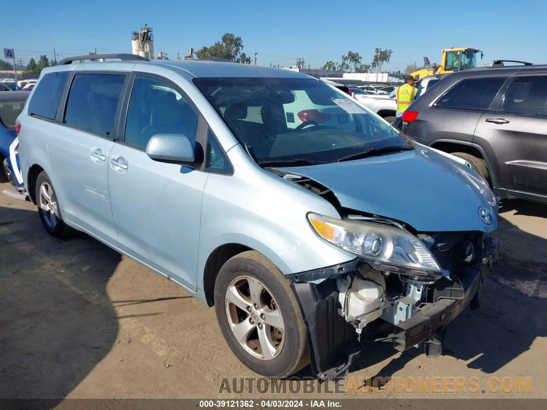 5TDKK3DCXGS746407 TOYOTA SIENNA 2016