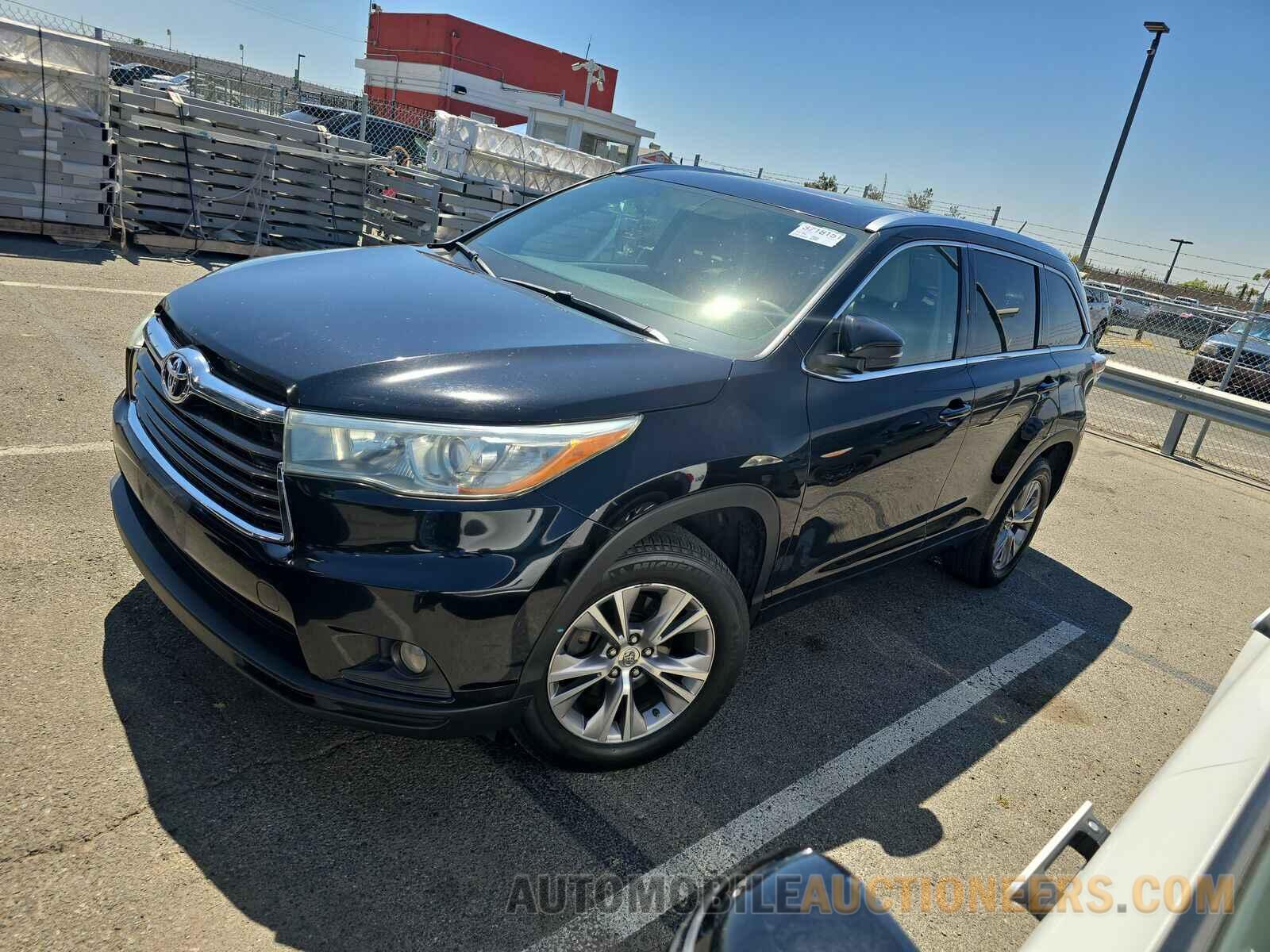 5TDKKRFH0FS052528 Toyota Highlander 2015