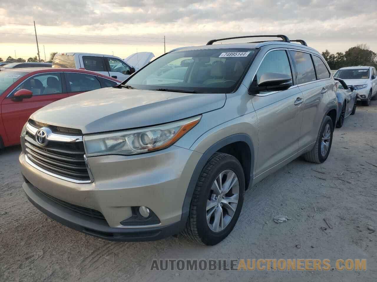 5TDKKRFH0FS104773 TOYOTA HIGHLANDER 2015