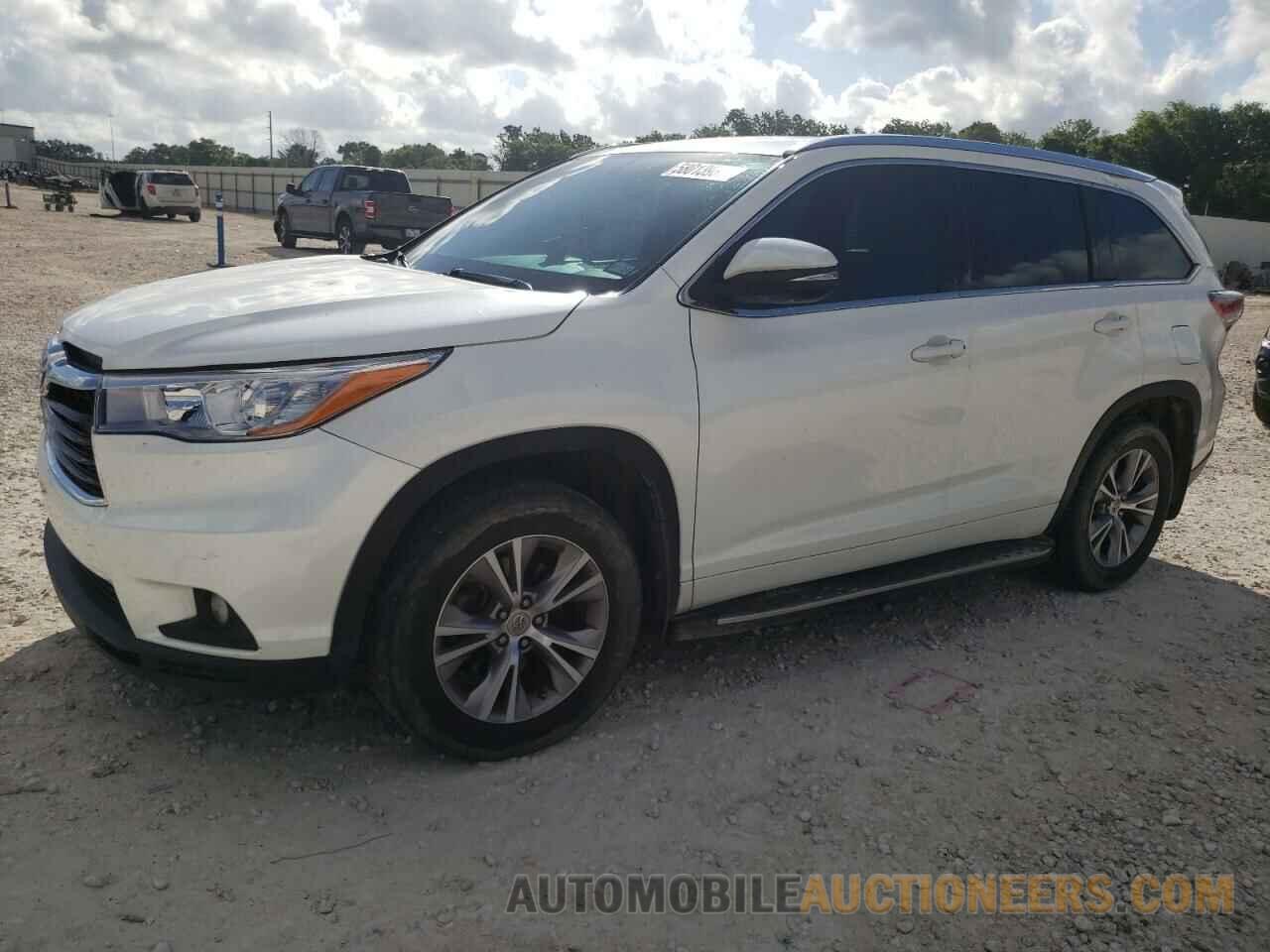 5TDKKRFH0FS116227 TOYOTA HIGHLANDER 2015