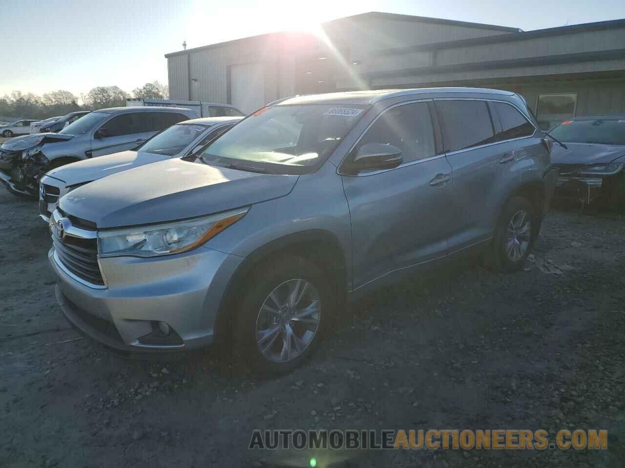 5TDKKRFH0FS119905 TOYOTA HIGHLANDER 2015