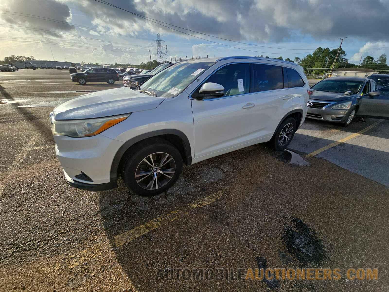 5TDKKRFH0GS134163 Toyota Highlander 2016