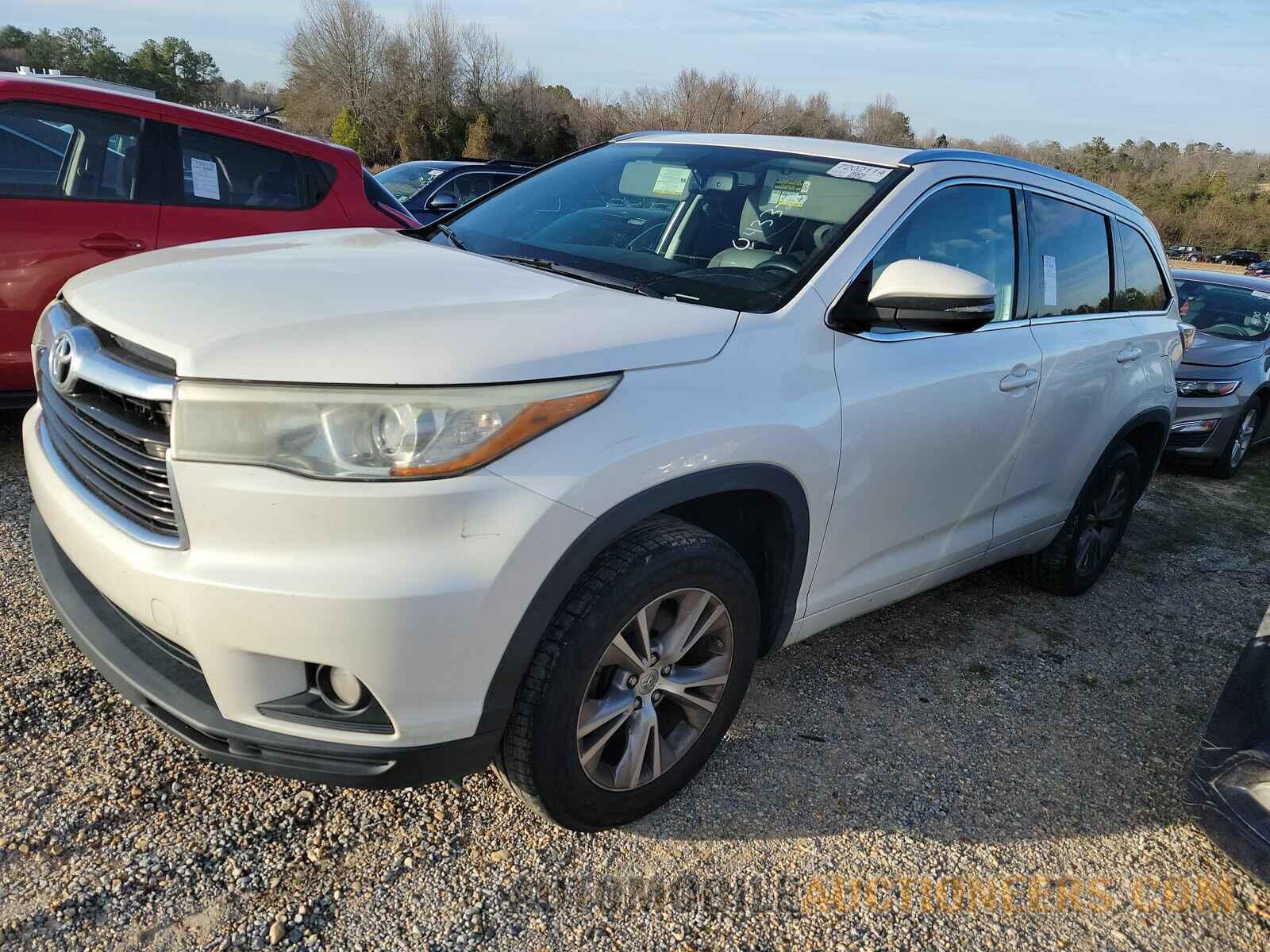 5TDKKRFH3FS043323 Toyota Highlander 2015