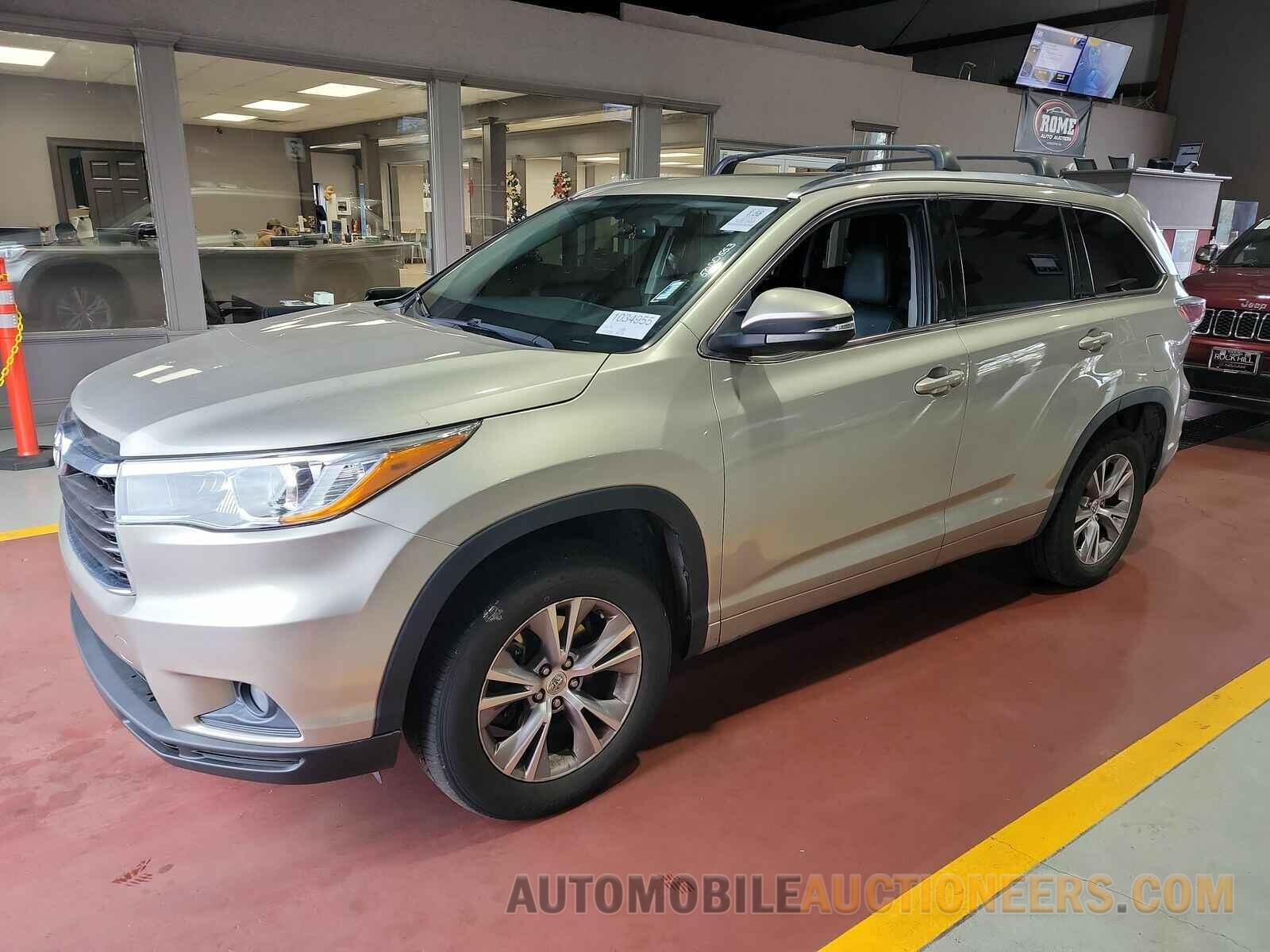 5TDKKRFH4FS062074 Toyota Highlander 2015